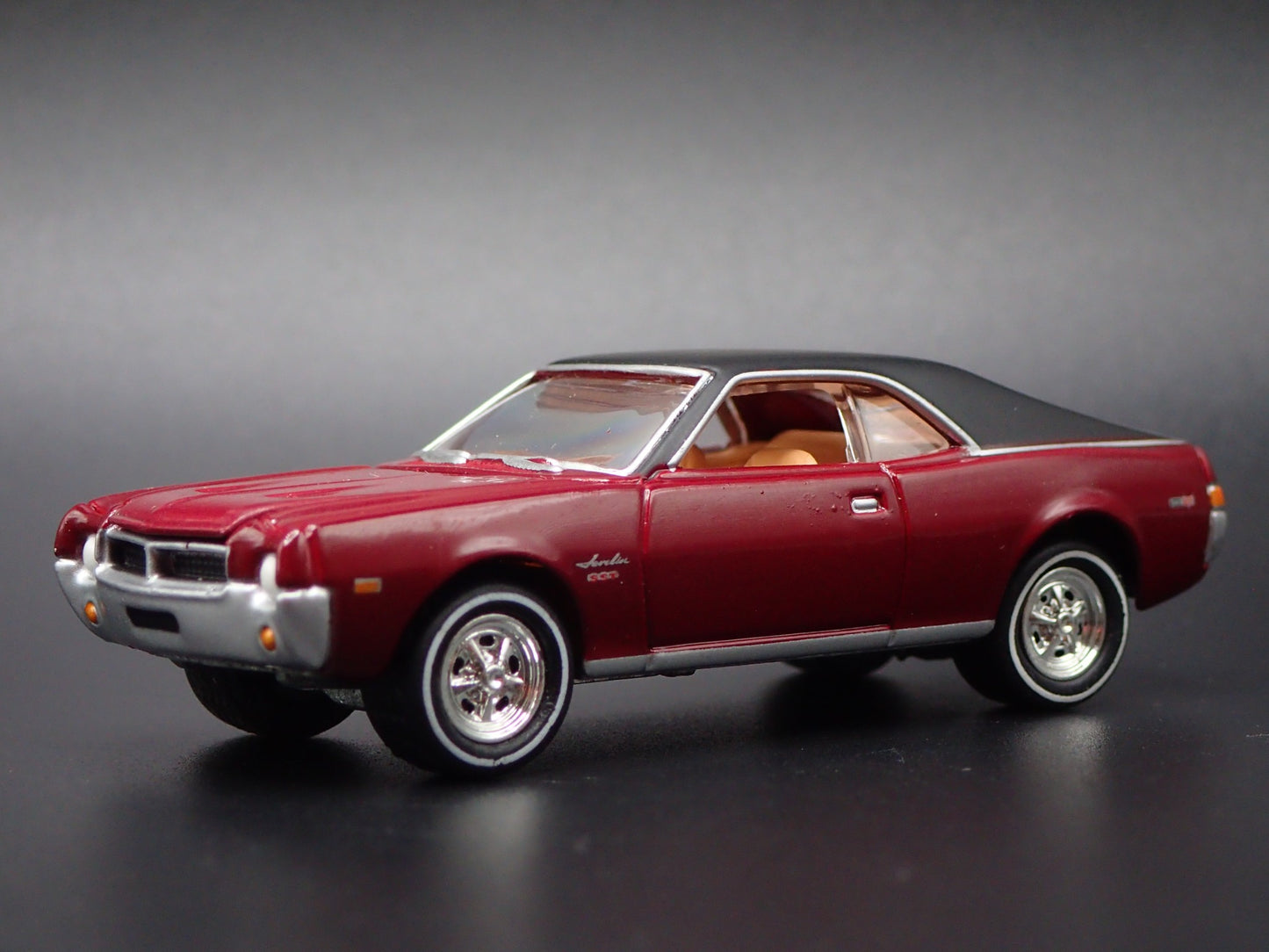 1968 68 AMC JAVELIN BURGUNDY 1:64 SCALE COLLECTIBLE DIORAMA DIECAST MODEL CAR