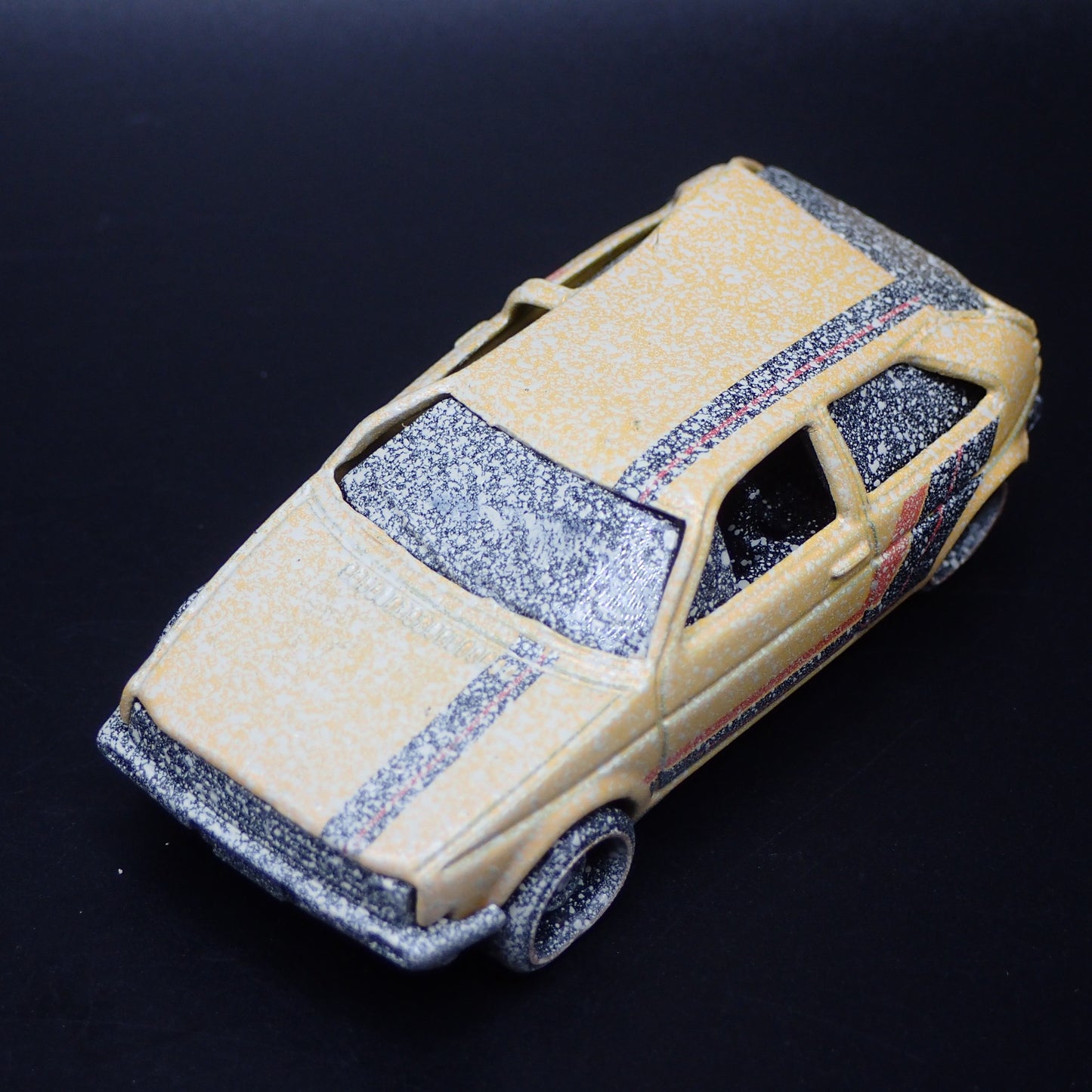 1983-1992 VW VOLKSWAGEN GOLF MK2 BARN FIND JUNKYARD 1:64 SCALE DIECAST MODEL CAR