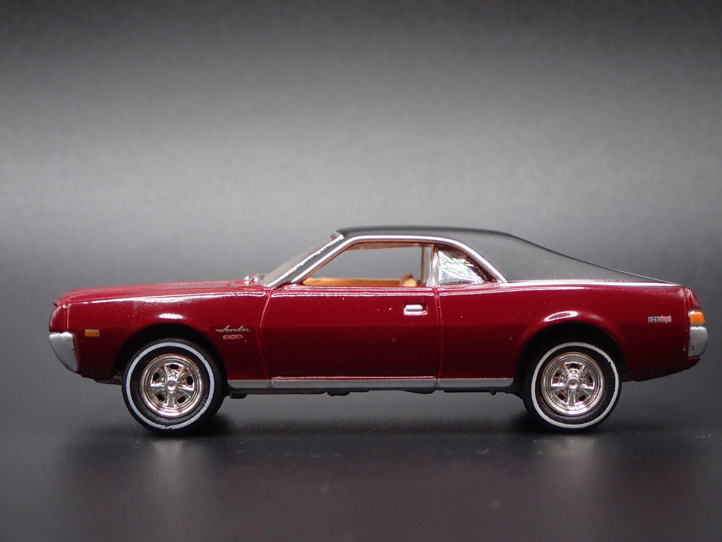 1968 68 AMC JAVELIN BURGUNDY 1:64 SCALE COLLECTIBLE DIORAMA DIECAST MODEL CAR