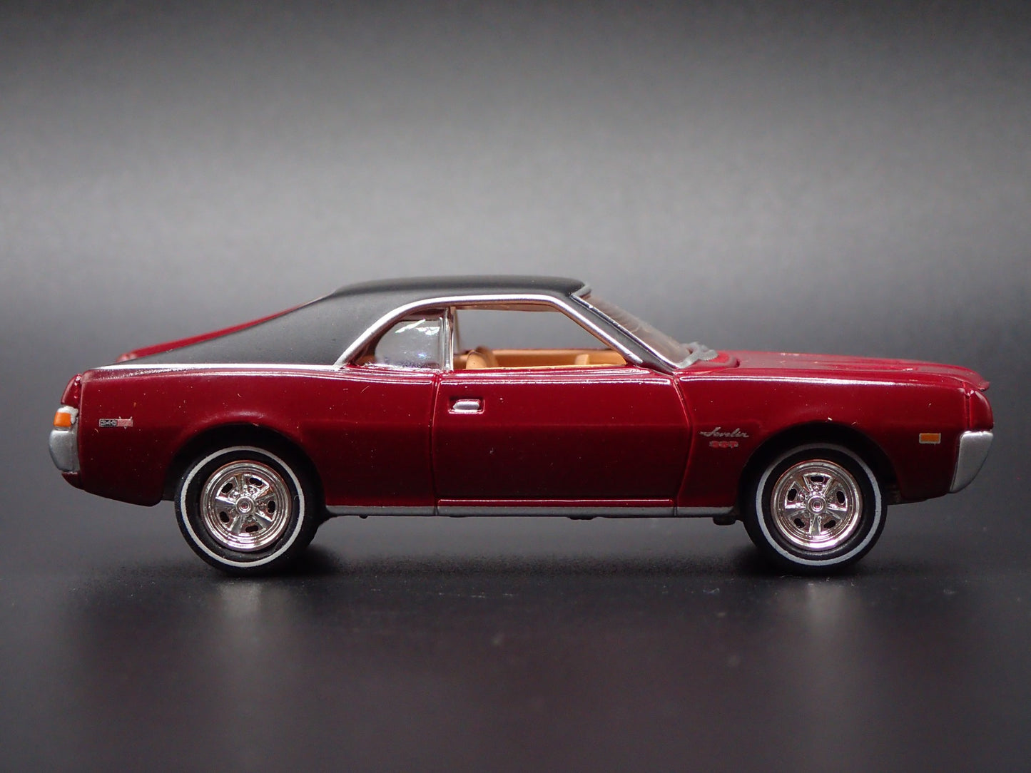 1968 68 AMC JAVELIN BURGUNDY 1:64 SCALE COLLECTIBLE DIORAMA DIECAST MODEL CAR