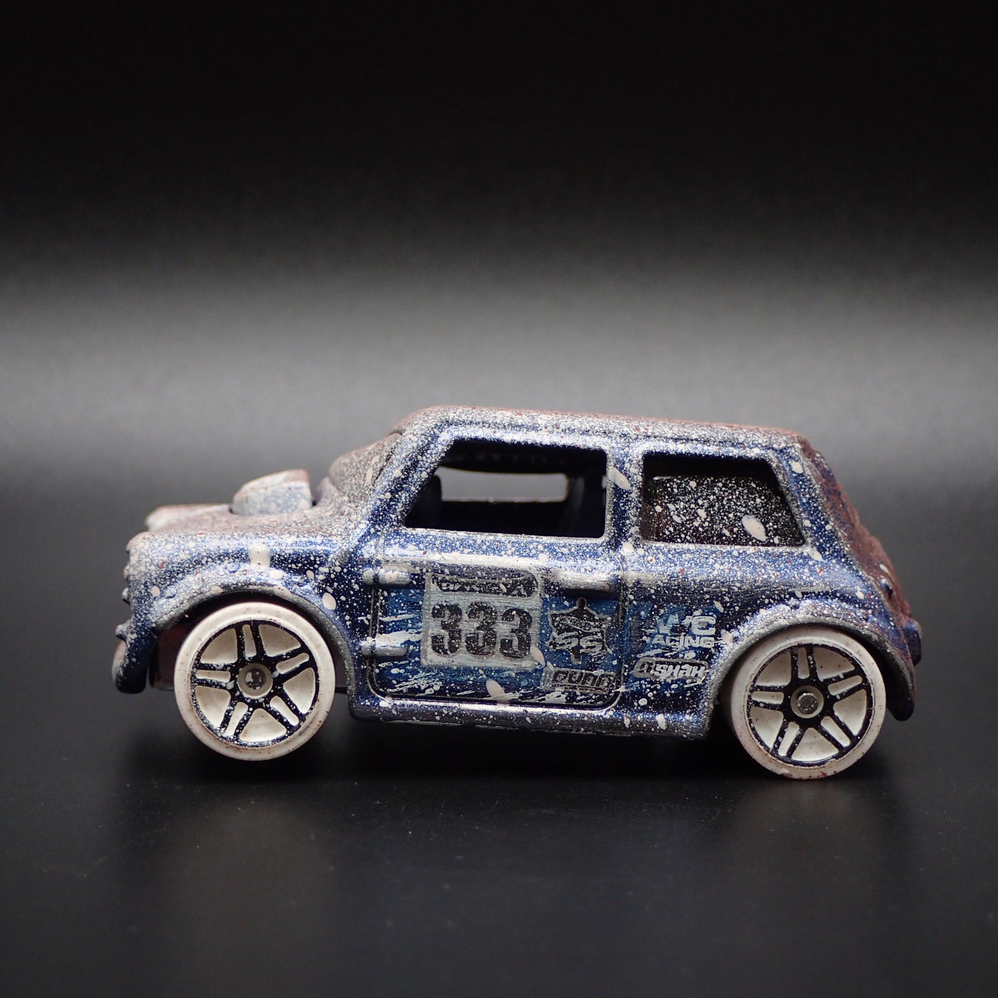 1969-1976 MINI COOPER BARN FIND JUNKYARD MARK III 1:64 SCALE DIECAST MODEL CAR