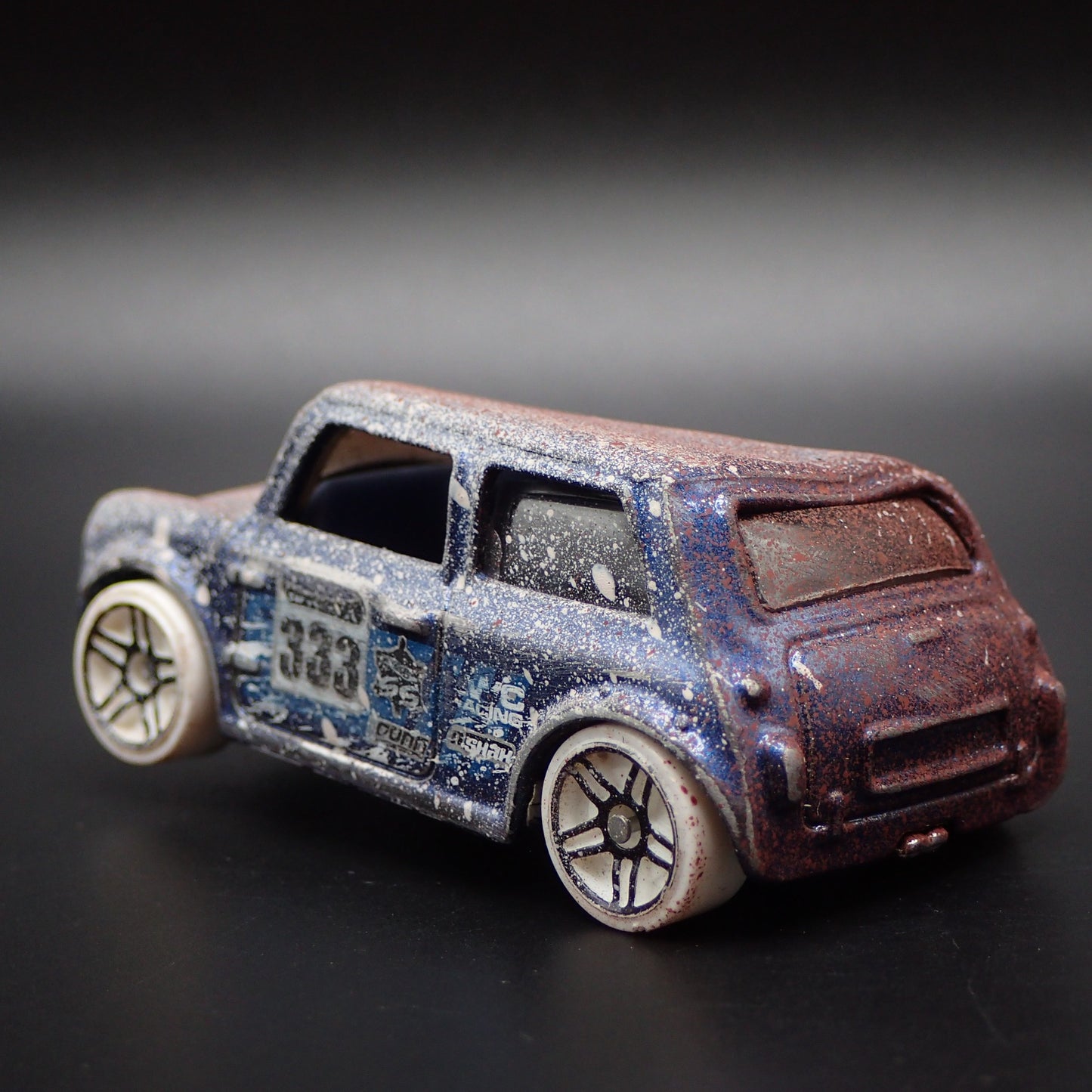 1969-1976 MINI COOPER BARN FIND JUNKYARD MARK III 1:64 SCALE DIECAST MODEL CAR