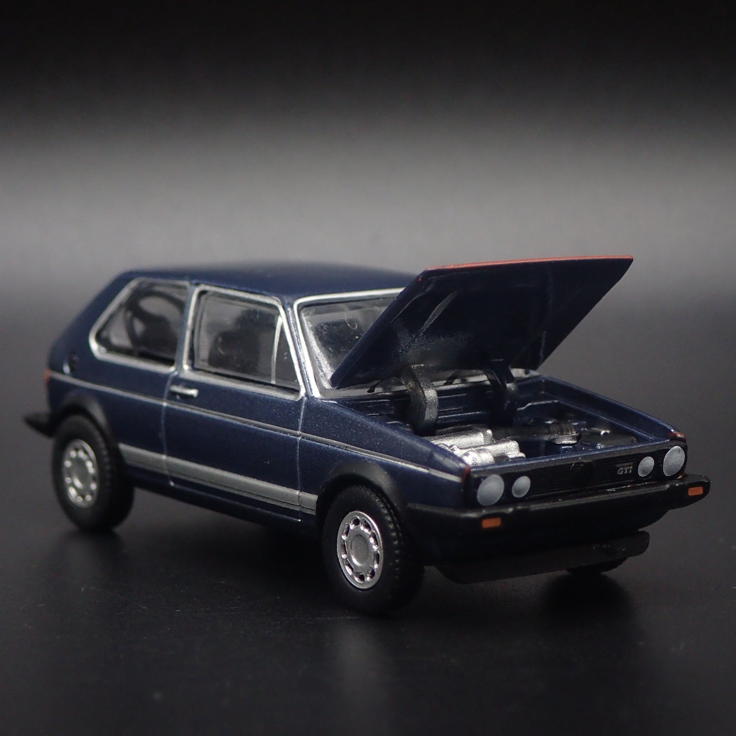 1983 83 VW VOLKSWAGEN GOLF GTI MK1 BLUE 1:64 SCALE DIORAMA DIECAST MODEL CAR
