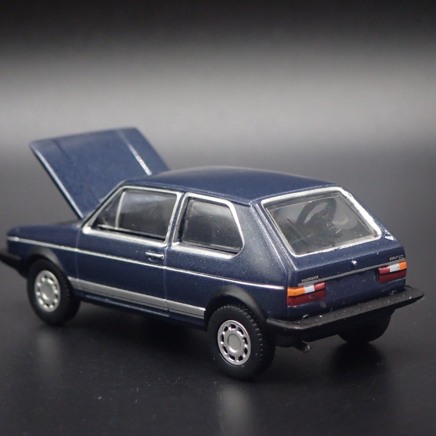 1983 83 VW VOLKSWAGEN GOLF GTI MK1 BLUE 1:64 SCALE DIORAMA DIECAST MODEL CAR