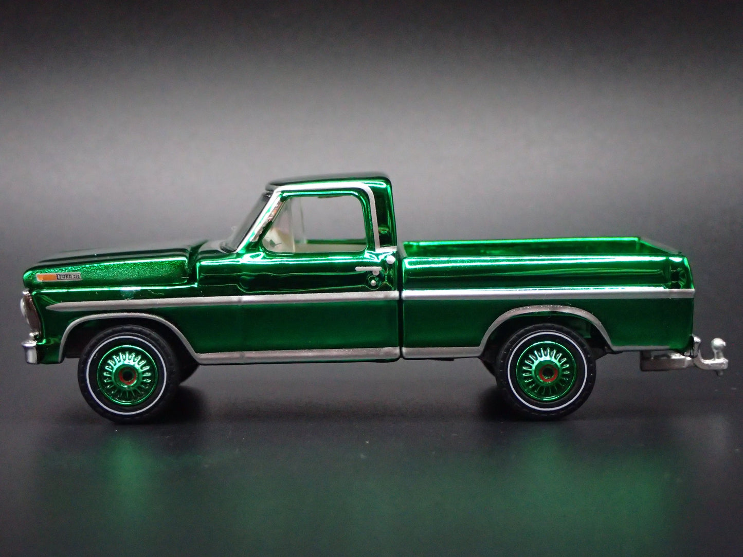 1967 67 FORD F100 SHORTBED PICKUP TRUCK W HITCH 1:64 SCALE DIECAST MODEL CAR