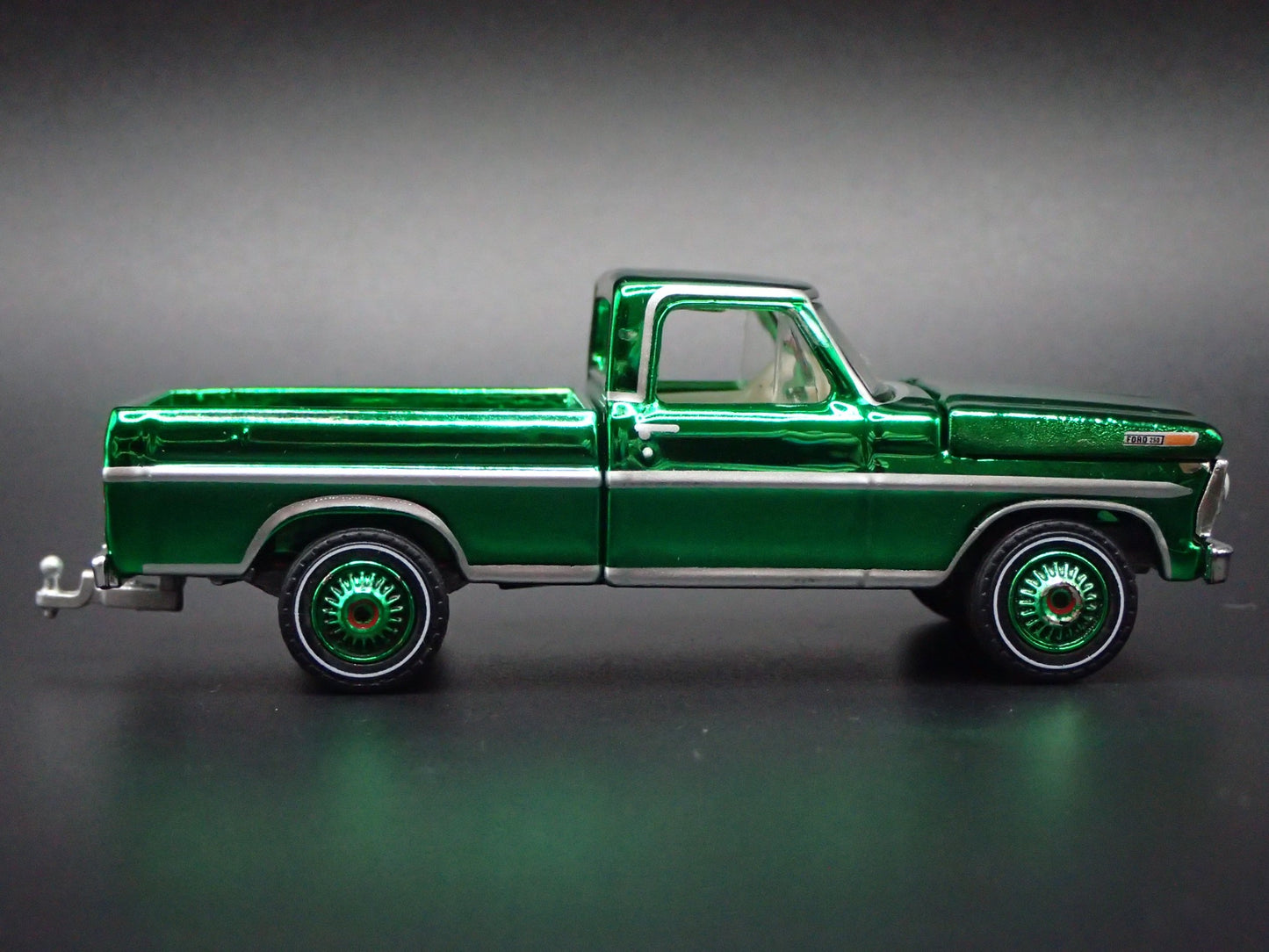 1967 67 FORD F100 SHORTBED PICKUP TRUCK W HITCH 1:64 SCALE DIECAST MODEL CAR