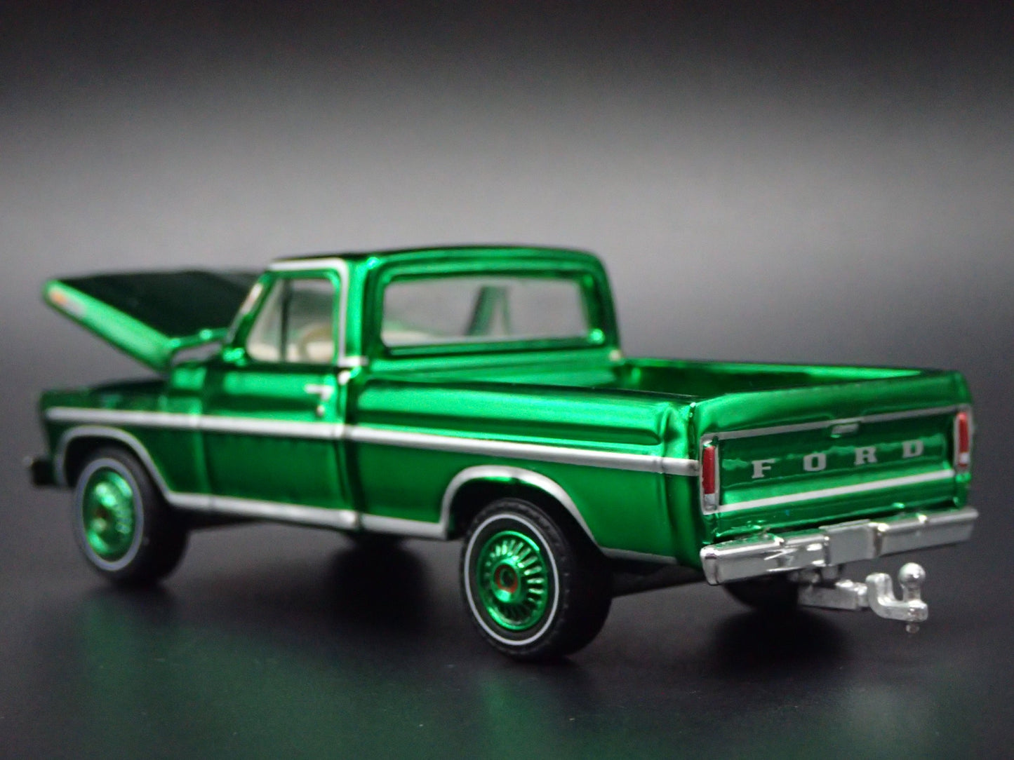 1967 67 FORD F100 SHORTBED PICKUP TRUCK W HITCH 1:64 SCALE DIECAST MODEL CAR