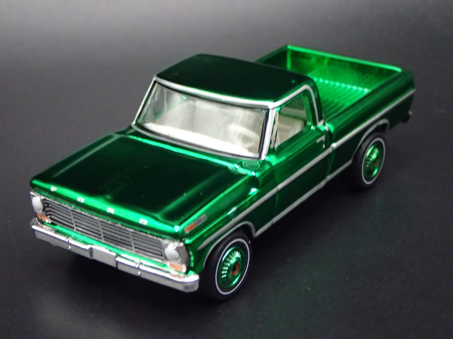 1967 67 FORD F100 SHORTBED PICKUP TRUCK W HITCH 1:64 SCALE DIECAST MODEL CAR