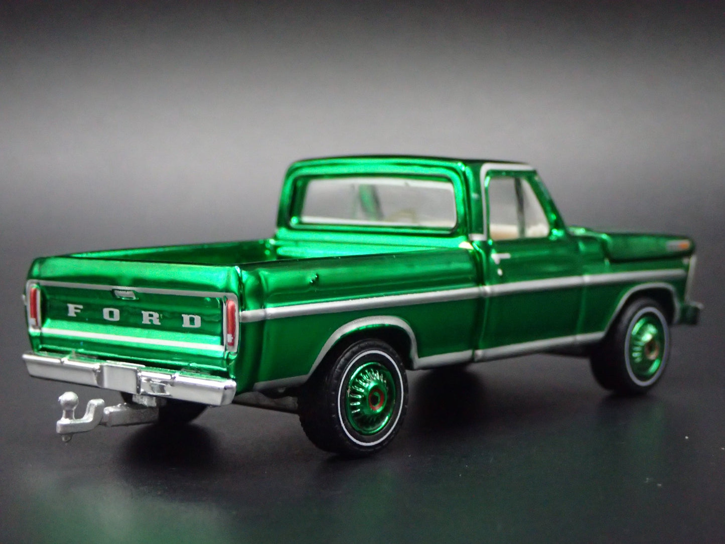 1967 67 FORD F100 SHORTBED PICKUP TRUCK W HITCH 1:64 SCALE DIECAST MODEL CAR