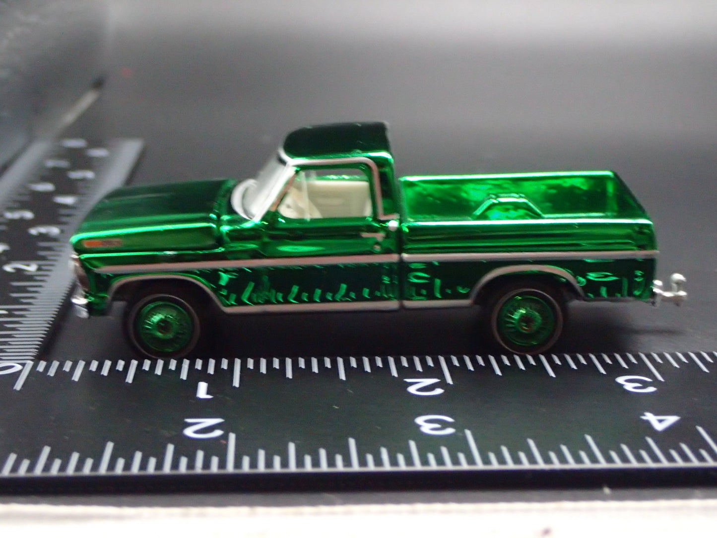 1967 67 FORD F100 SHORTBED PICKUP TRUCK W HITCH 1:64 SCALE DIECAST MODEL CAR