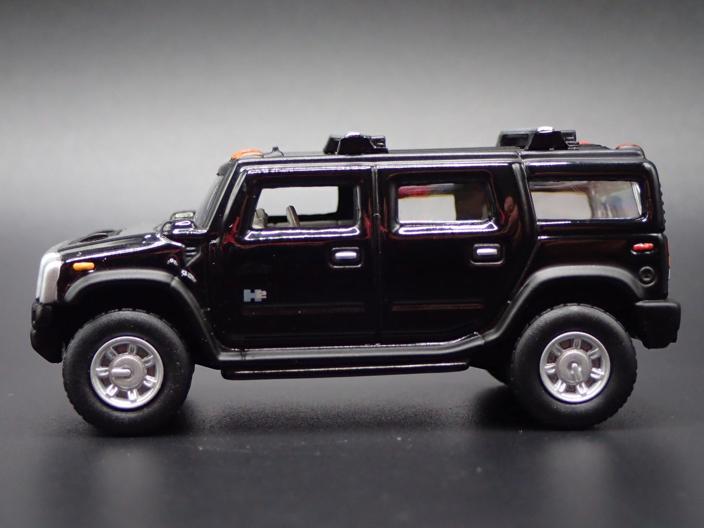 2003-2009 HUMMER H2 SUV BLACK 1:64 SCALE COLLECTIBLE DIORAMA DIECAST MODEL CAR