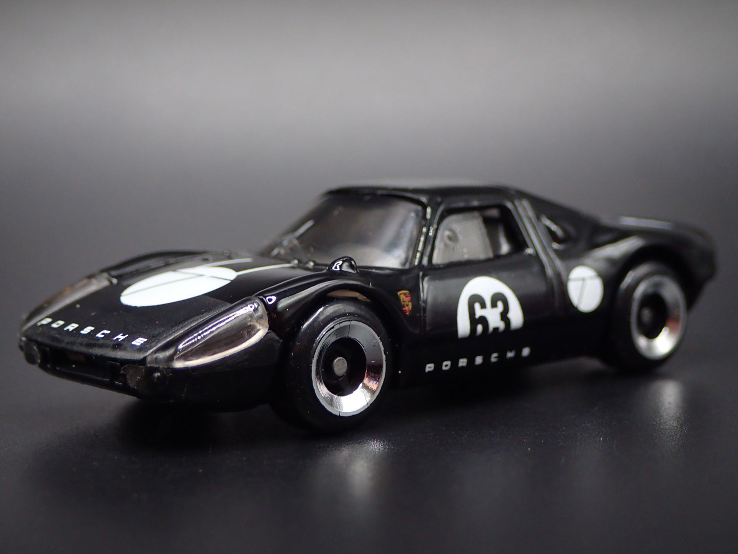 1964-1965 PORSCHE 904 CARRERA GTS RACE CAR 1:64 SCALE DIORAMA DIECAST MODEL CAR