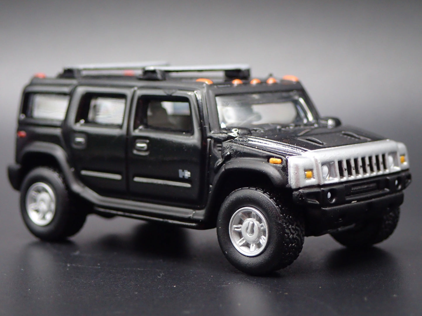 2003-2009 HUMMER H2 SUV BLACK 1:64 SCALE COLLECTIBLE DIORAMA DIECAST MODEL CAR
