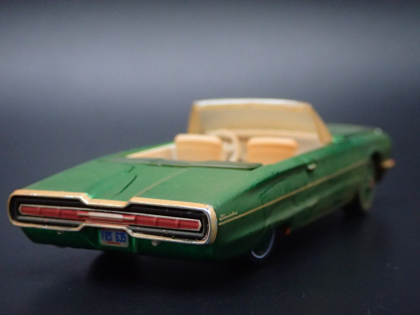 1966 66 FORD THUNDERBIRD TBIRD CONVERTIBLE 1:64 SCALE DIORAMA DIECAST MODEL CAR