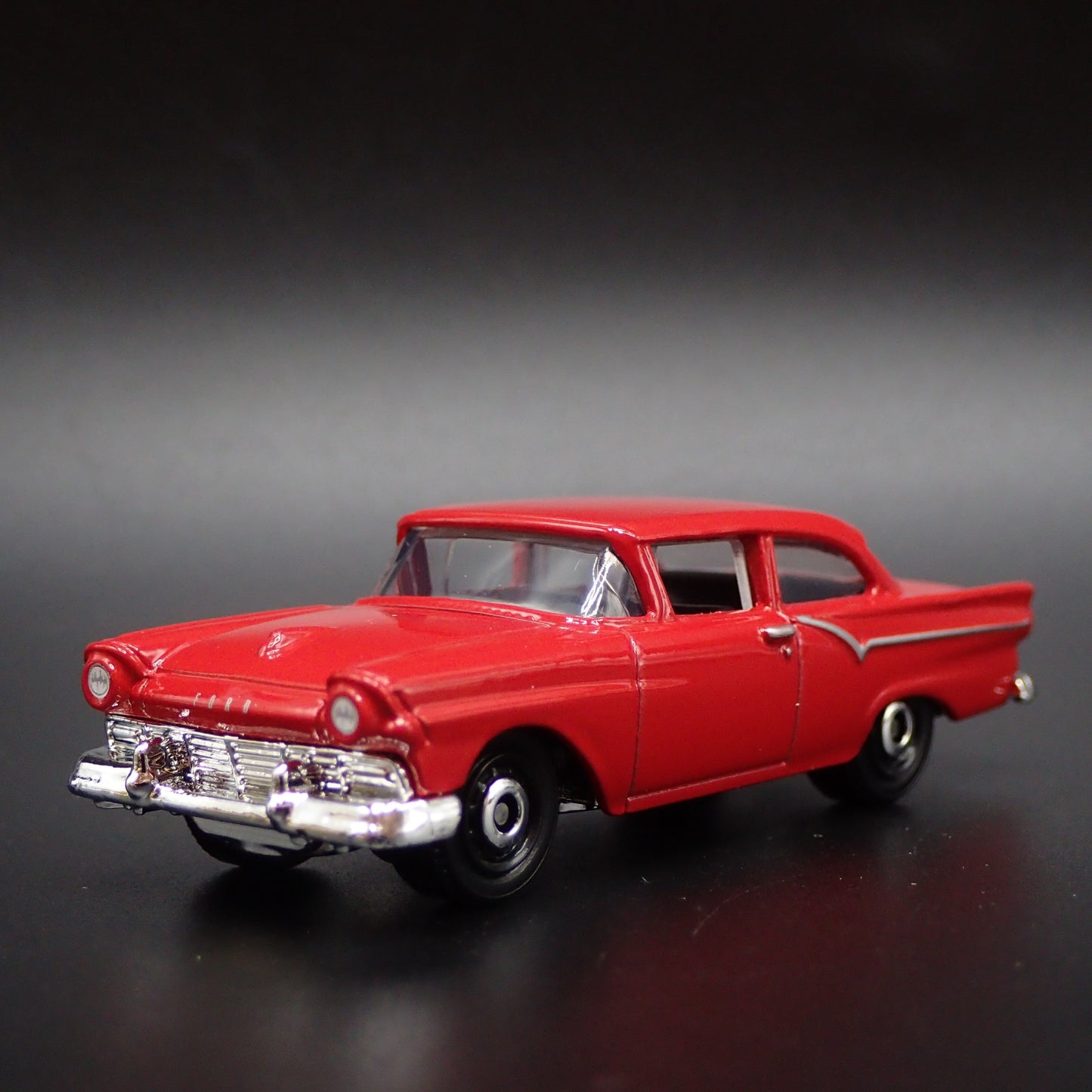 1957 57 FORD CUSTOM 300 RED 1:64 MB SCALE COLLECTIBLE DIORAMA DIECAST MODEL CAR