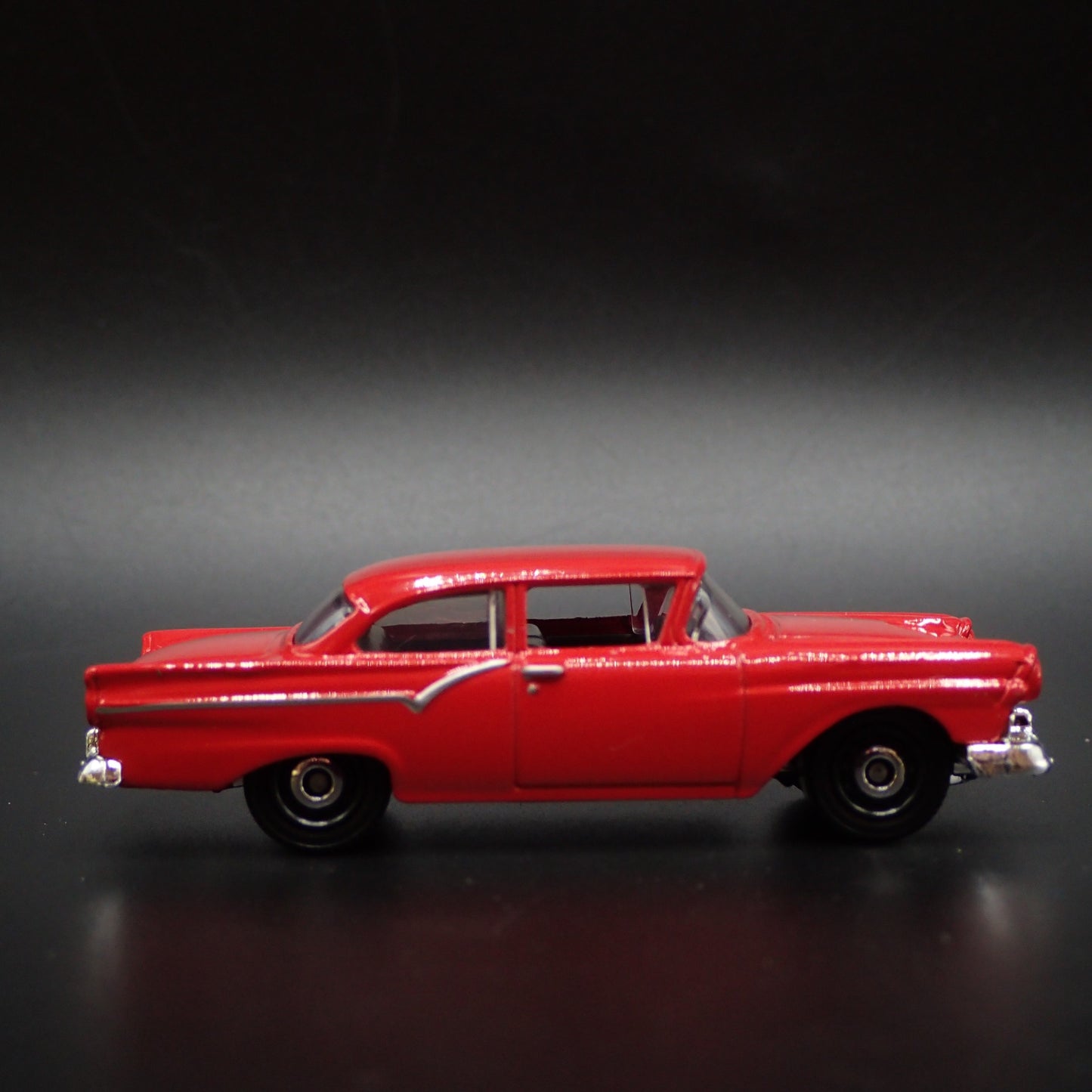 1957 57 FORD CUSTOM 300 RED 1:64 MB SCALE COLLECTIBLE DIORAMA DIECAST MODEL CAR