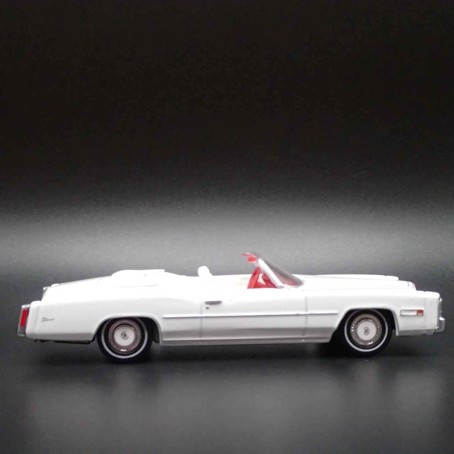 1976 76 CADDY CADILLAC ELDORADO CONVERTIBLE TOP OFF 1:64 SCALE DIECAST MODEL CAR