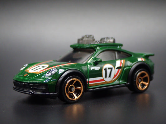 1985 85 PORSCHE 911 RALLYE 1:64 SCALE COLLECTIBLE DIORAMA DIECAST MODEL CAR