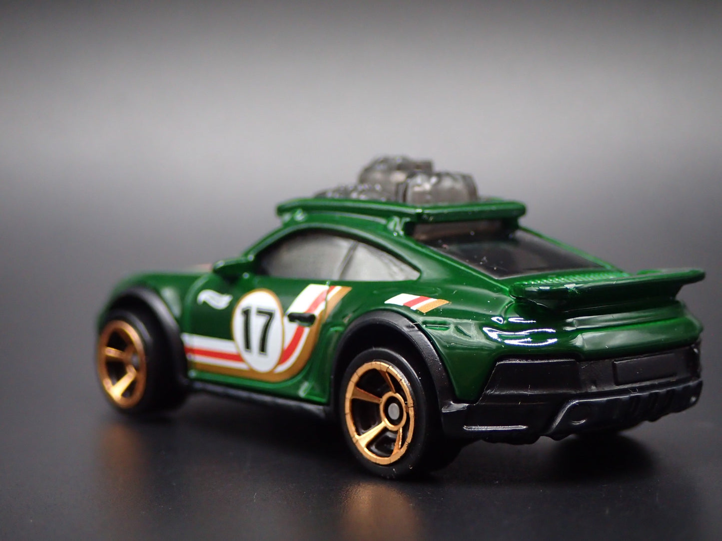 1985 85 PORSCHE 911 RALLYE 1:64 SCALE COLLECTIBLE DIORAMA DIECAST MODEL CAR