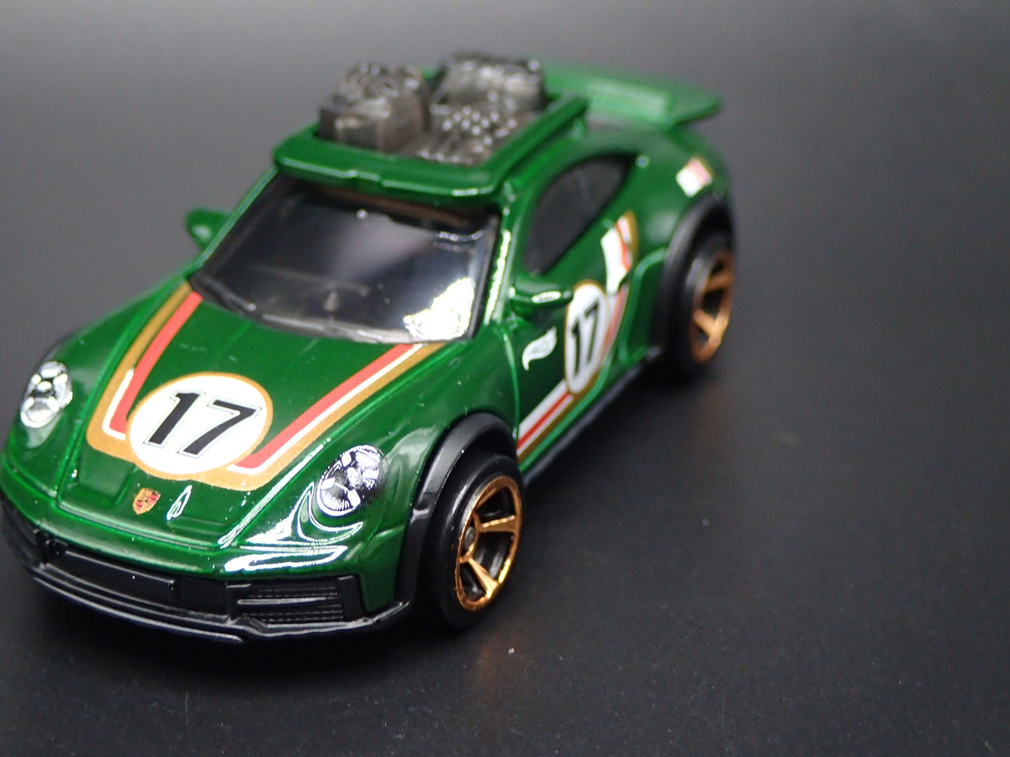 1985 85 PORSCHE 911 RALLYE 1:64 SCALE COLLECTIBLE DIORAMA DIECAST MODEL CAR