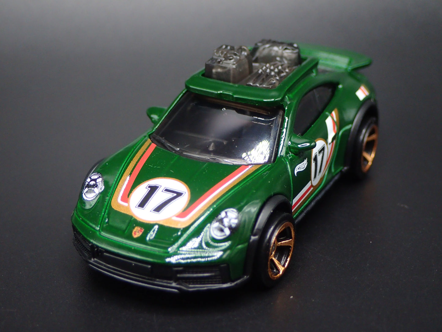 1985 85 PORSCHE 911 RALLYE 1:64 SCALE COLLECTIBLE DIORAMA DIECAST MODEL CAR