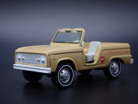 1967 67 FORD BRONCO OAK BROOK FARMS 1:64 SCALE COLLECTIBLE DIECAST MODEL CAR
