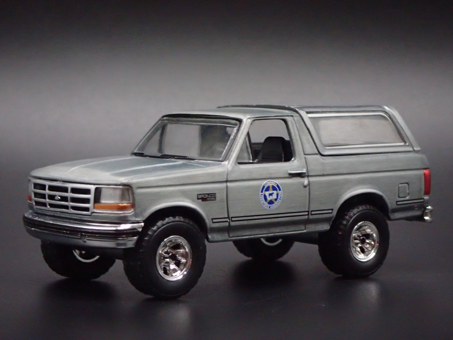 1992 92 FORD BRONCO MONTANA LIVESTOCK ASSOC YELLOWSTONE 1:64 SCALE DIECAST MODEL
