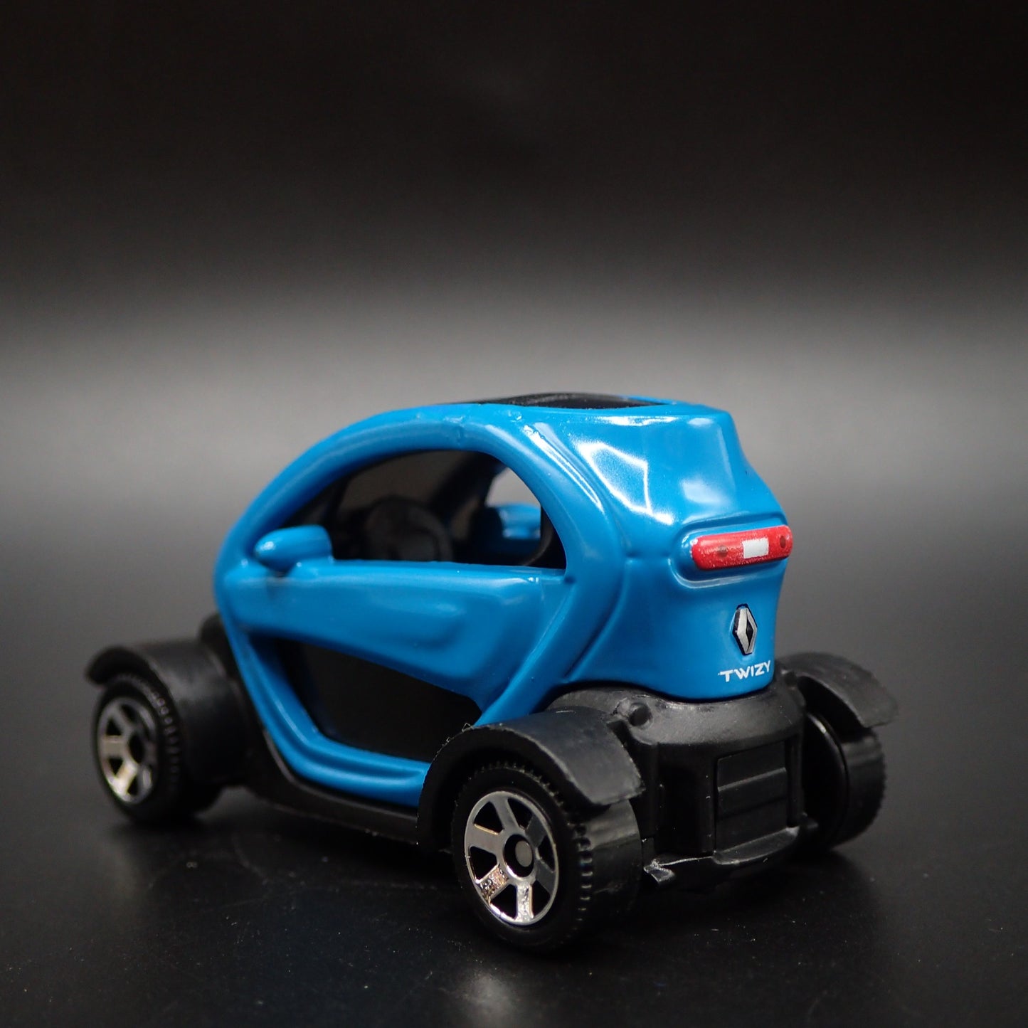 2012-2023 RENAULT TWIZY BLUE 1:64 SCALE COLLECTIBLE DIORAMA DIECAST MODEL CAR