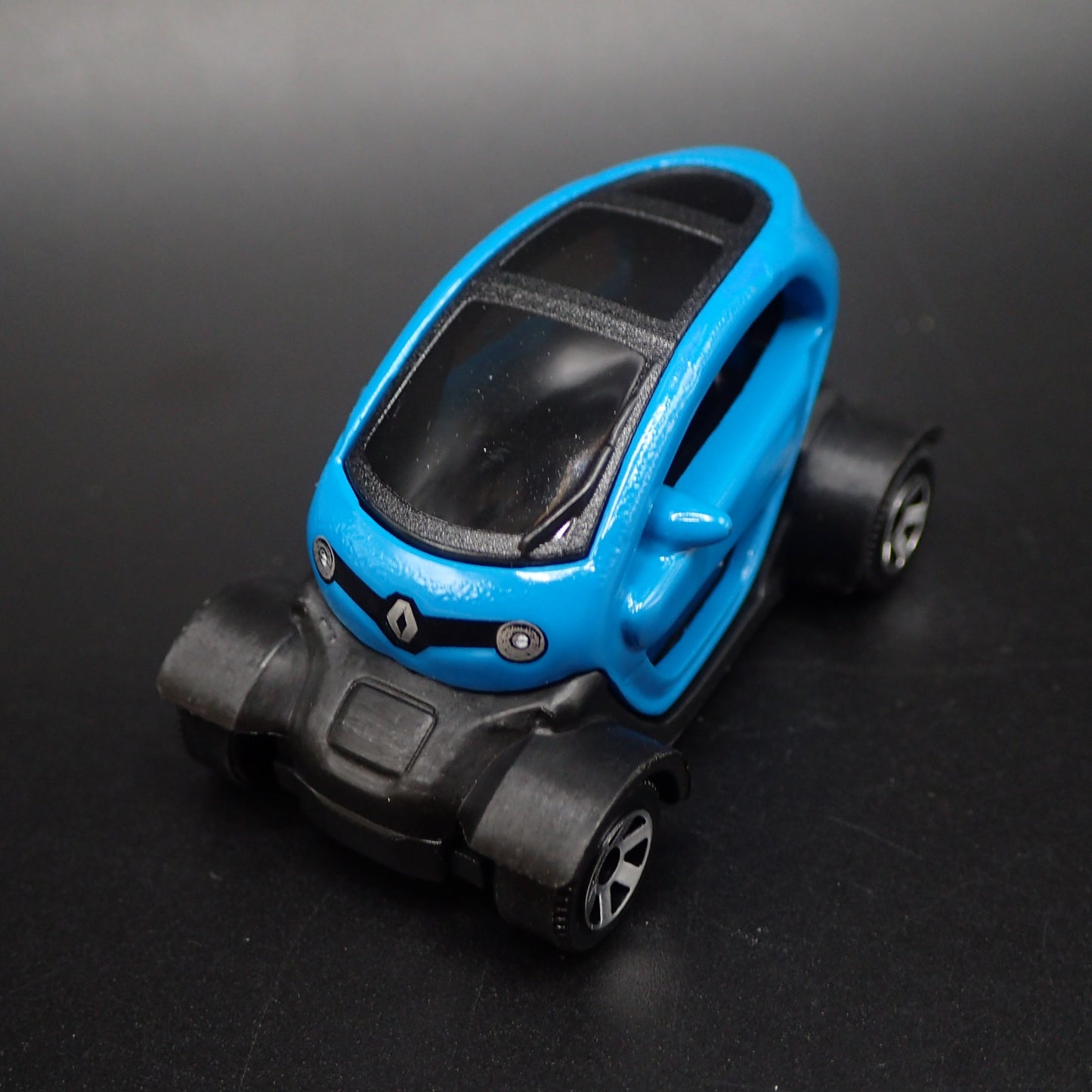 2012-2023 RENAULT TWIZY BLUE 1:64 SCALE COLLECTIBLE DIORAMA DIECAST MODEL CAR