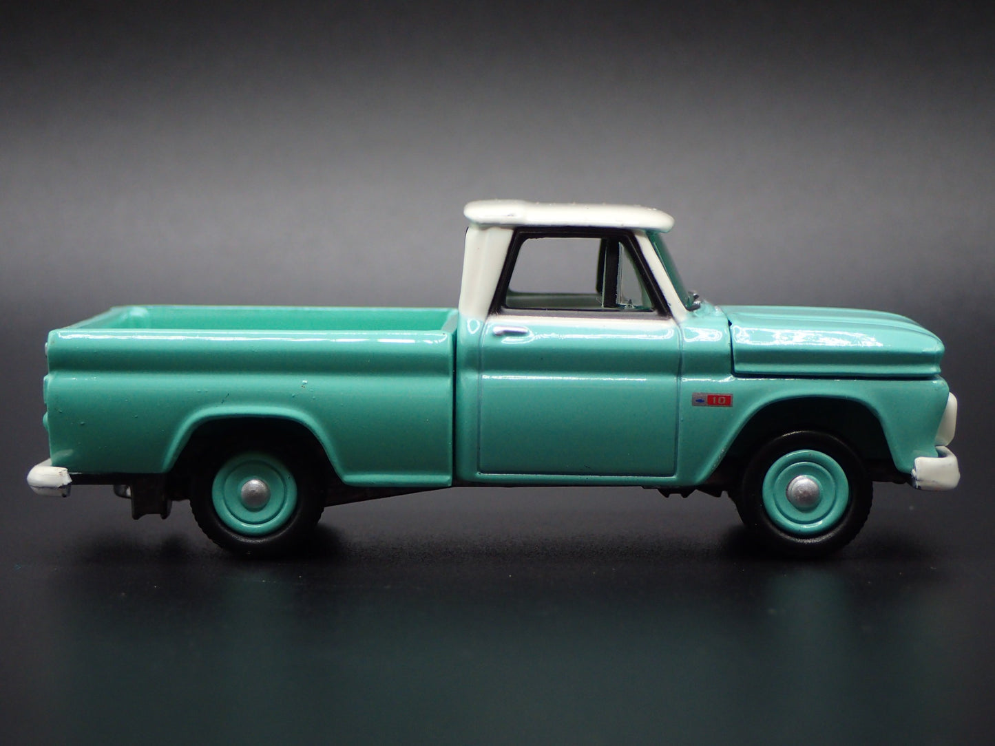 1964 64 CHEVY CHEVROLET C10 SHORTBED PICKUP TRUCK 1:64 SCALE DIECAST MODEL CAR