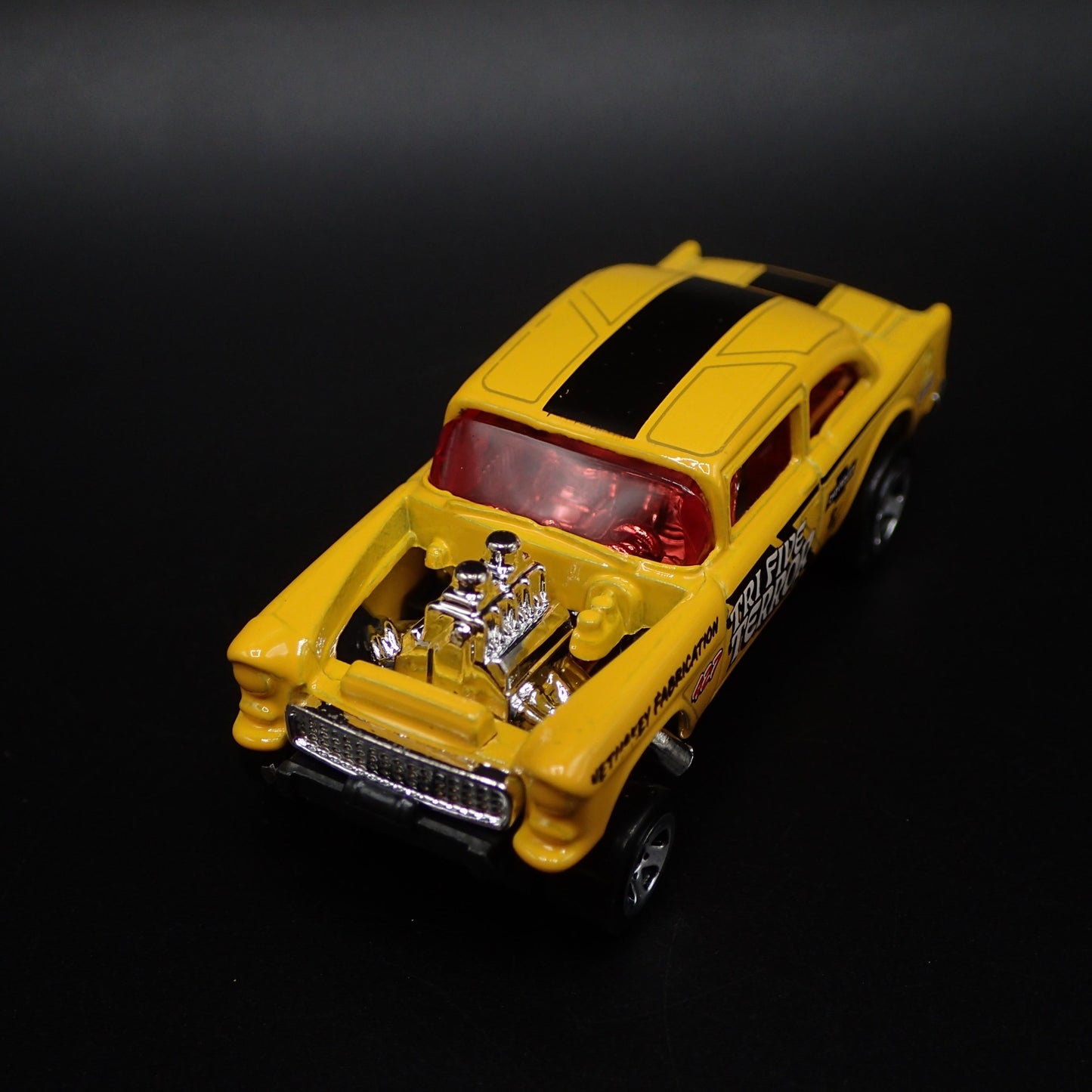 1955 55 CHEVY CHEVROLET BEL AIR GASSER NHRA 1:64 SCALE DIORAMA DIECAST MODEL CAR