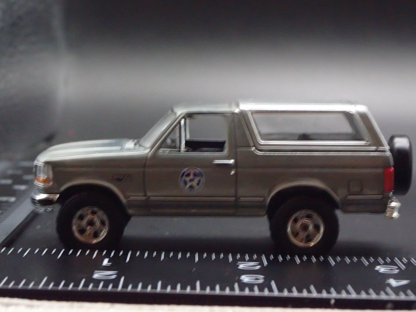 1992 92 FORD BRONCO MONTANA LIVESTOCK ASSOC YELLOWSTONE 1:64 SCALE DIECAST MODEL