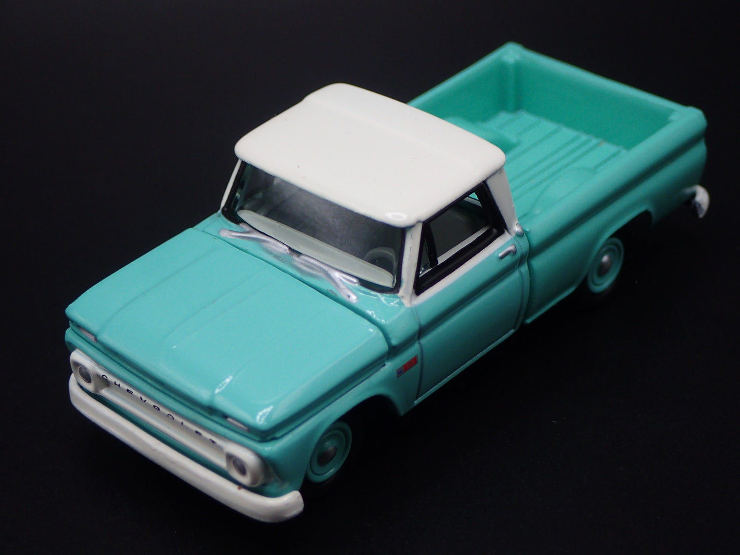 1964 64 CHEVY CHEVROLET C10 SHORTBED PICKUP TRUCK 1:64 SCALE DIECAST MODEL CAR
