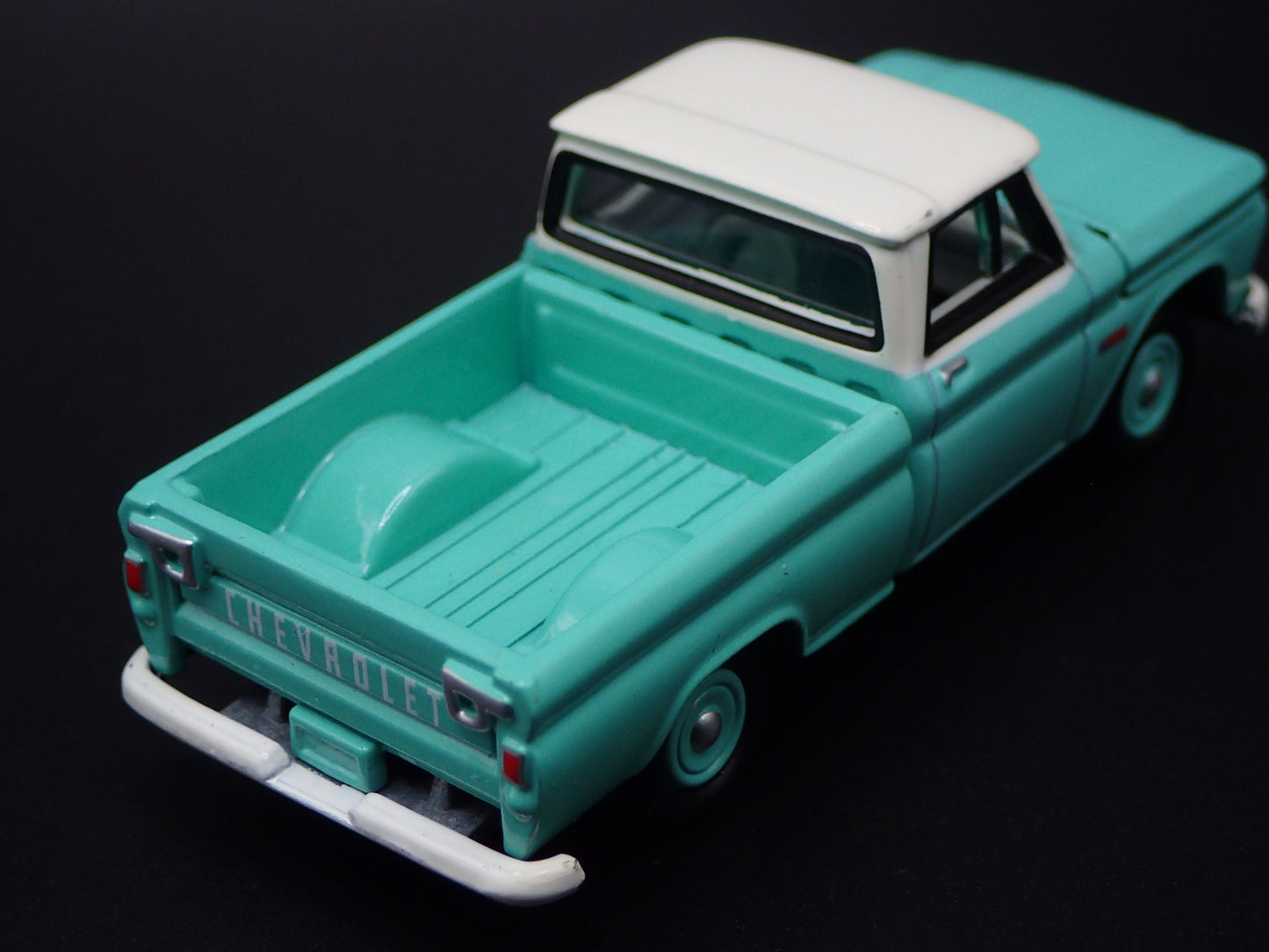 1964 64 CHEVY CHEVROLET C10 SHORTBED PICKUP TRUCK 1:64 SCALE DIECAST MODEL CAR