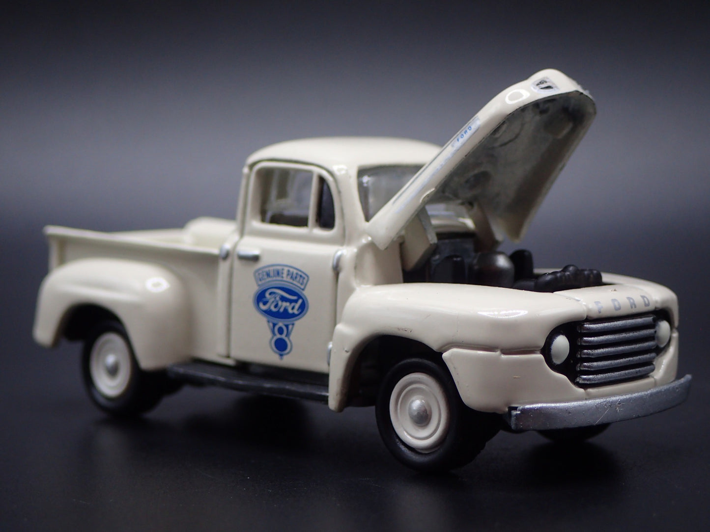 1950 50 FORD PICKUP TRUCK F1 1:64 SCALE COLLECTIBLE DIORAMA DIECAST MODEL CAR