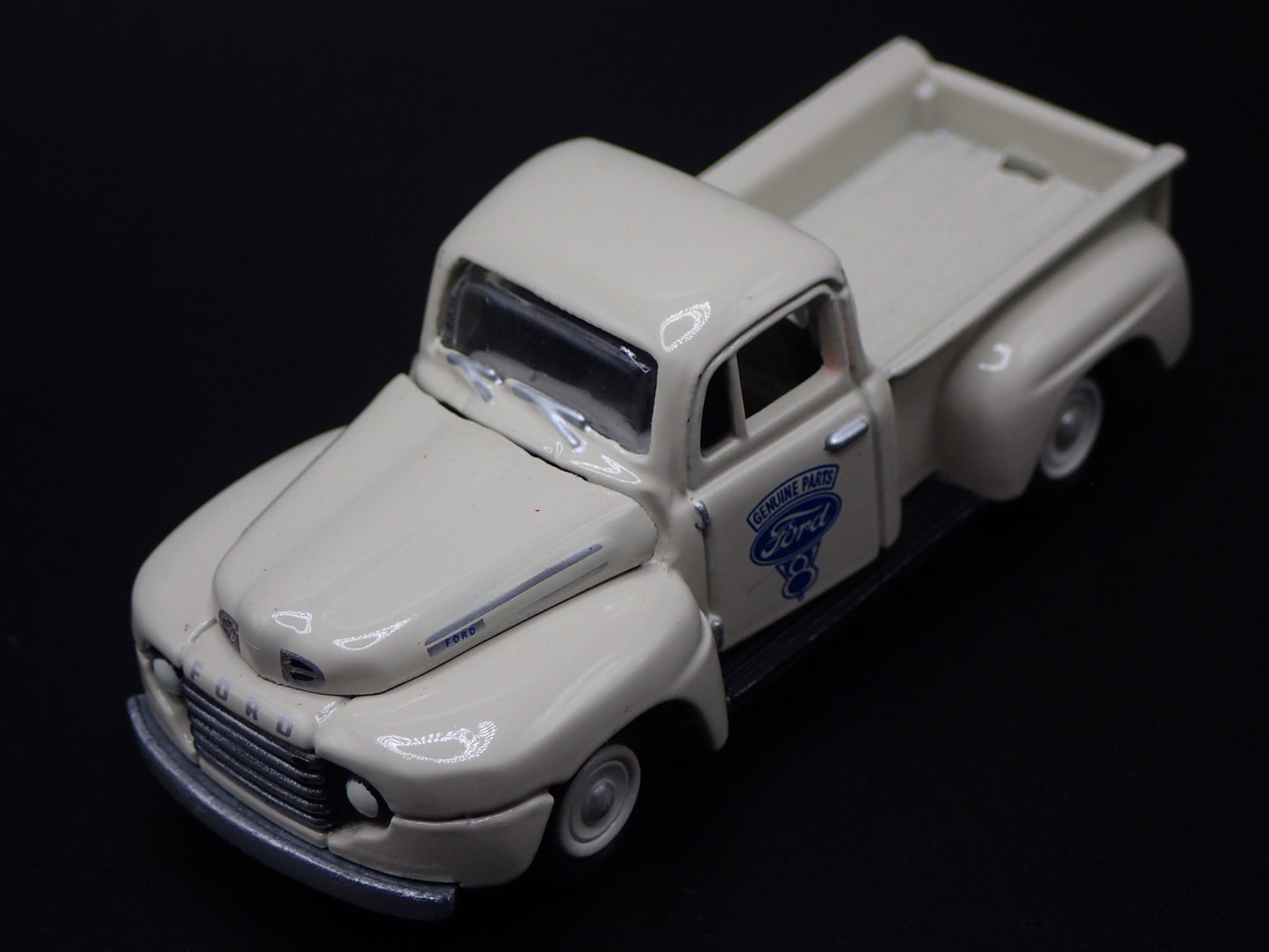 1950 50 FORD PICKUP TRUCK F1 1:64 SCALE COLLECTIBLE DIORAMA DIECAST MODEL CAR