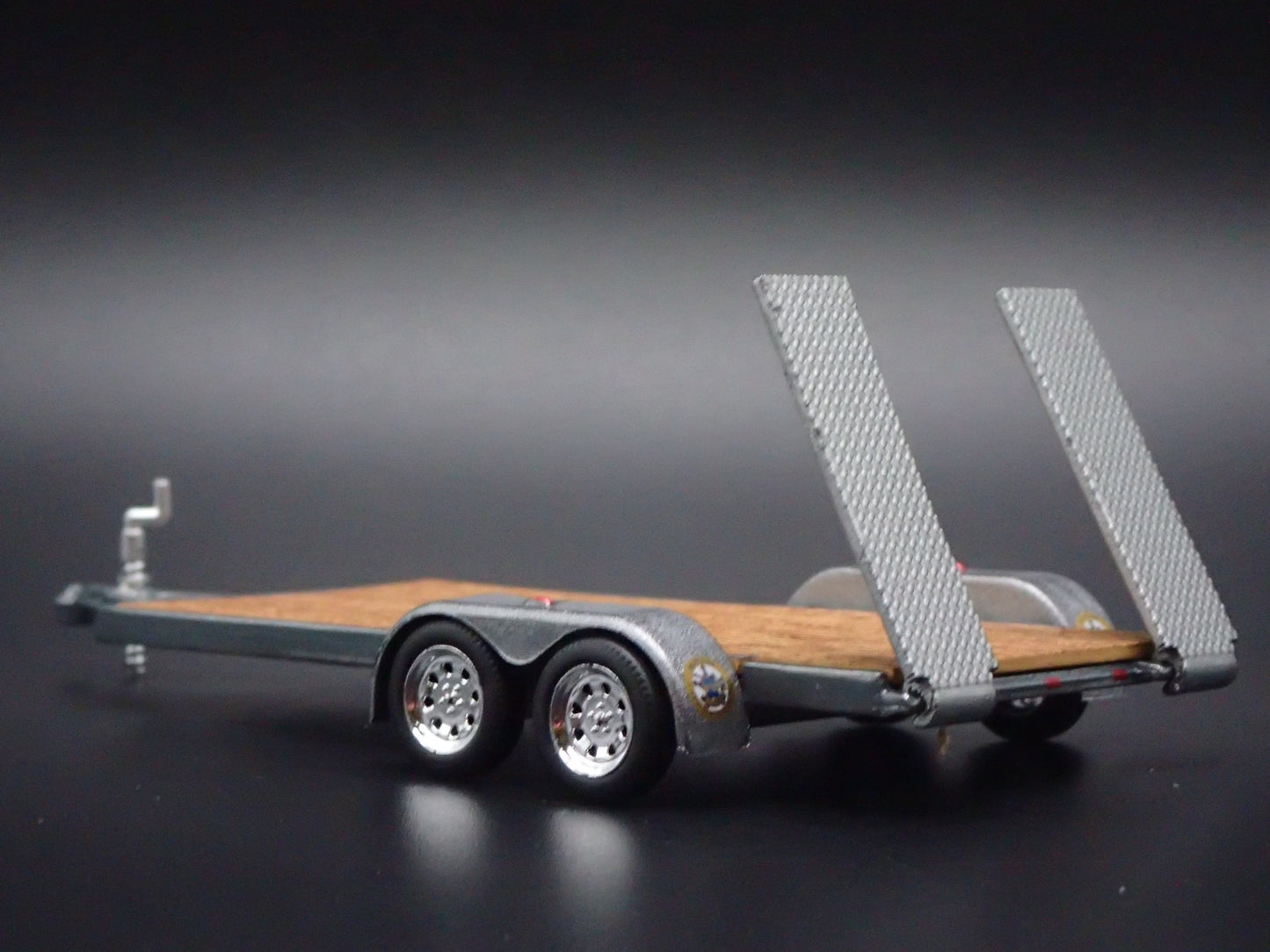FLATBED CAR HAULER TRAILER  WITH LOADING RAMPS 1:64 SCALE DIORAMA PROP MODEL