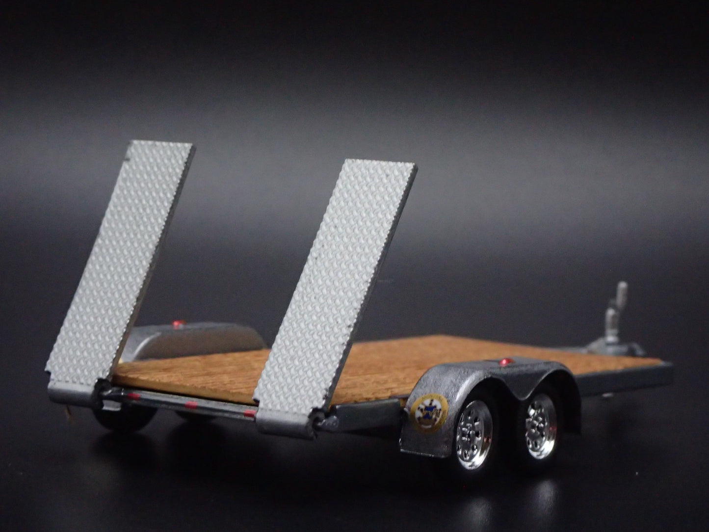 FLATBED CAR HAULER TRAILER  WITH LOADING RAMPS 1:64 SCALE DIORAMA PROP MODEL