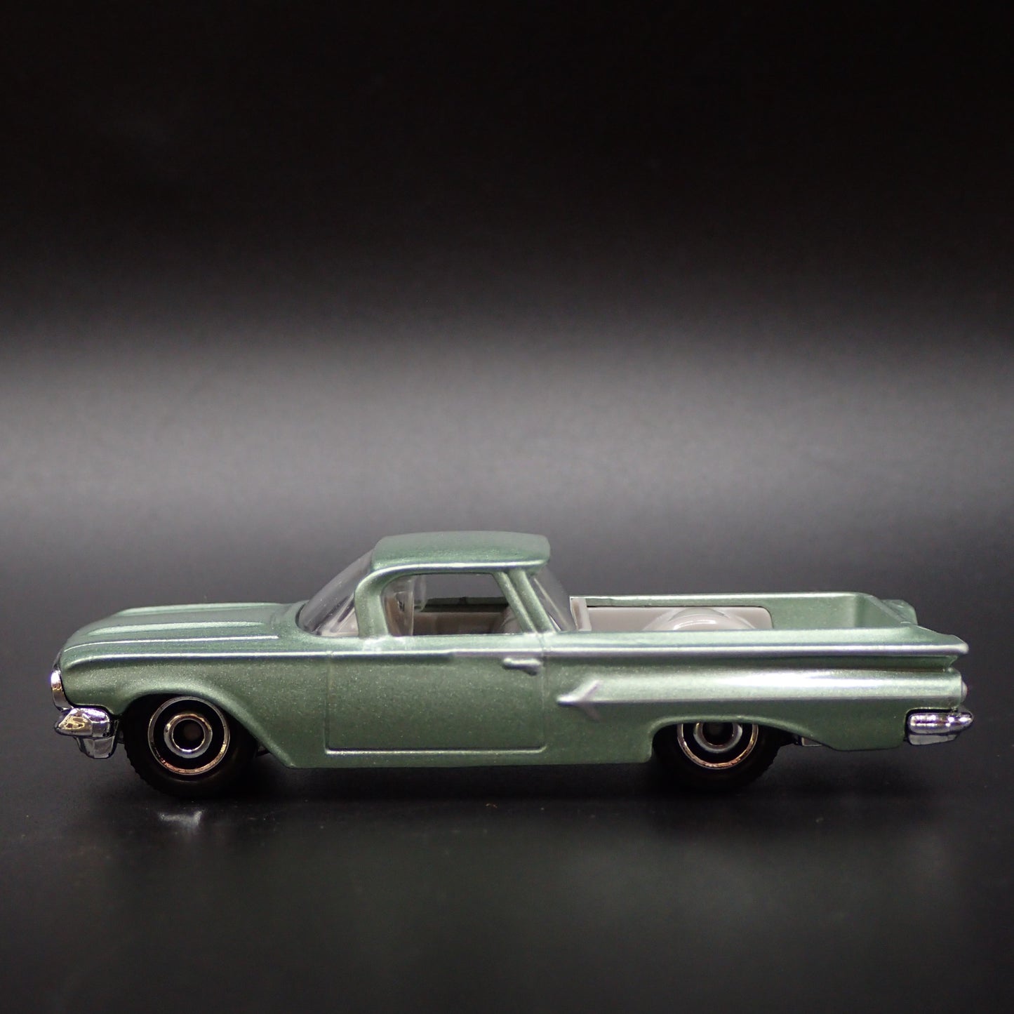 1960 60 CHEVY CHEVROLET EL CAMINO GREEN 1/64 SCALE COLLECTIBLE DIECAST MODEL CAR