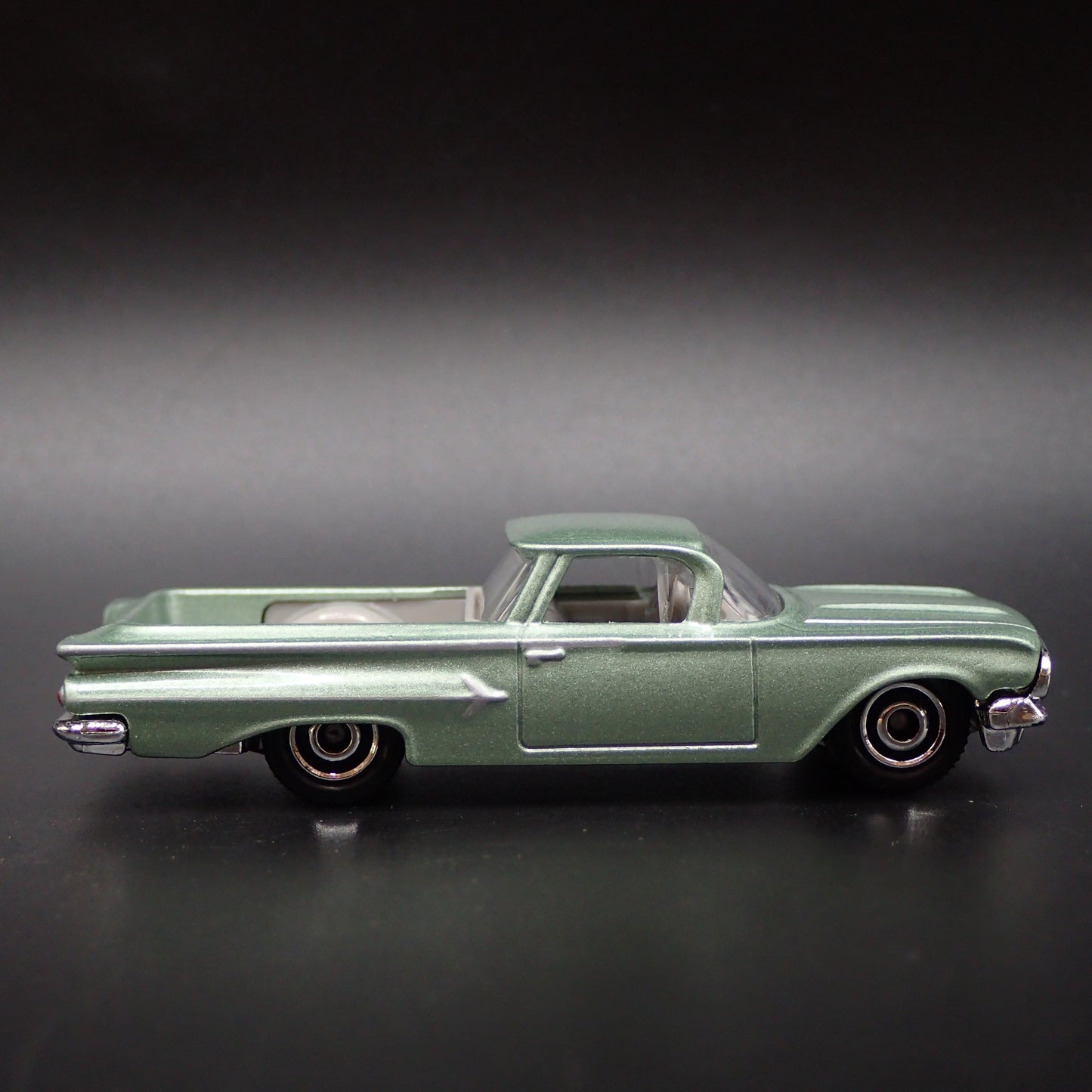 1960 60 CHEVY CHEVROLET EL CAMINO GREEN 1/64 SCALE COLLECTIBLE DIECAST MODEL CAR