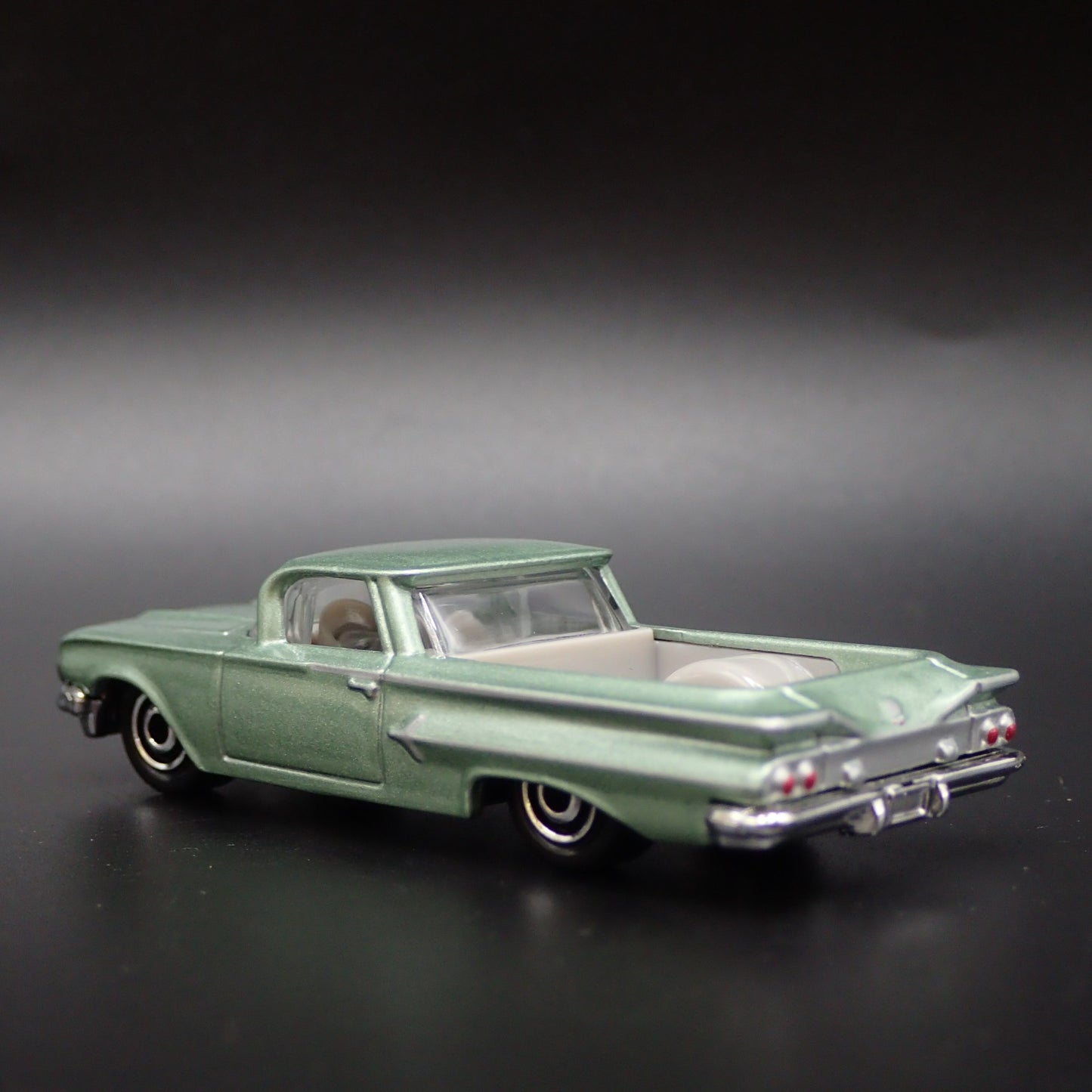1960 60 CHEVY CHEVROLET EL CAMINO GREEN 1/64 SCALE COLLECTIBLE DIECAST MODEL CAR