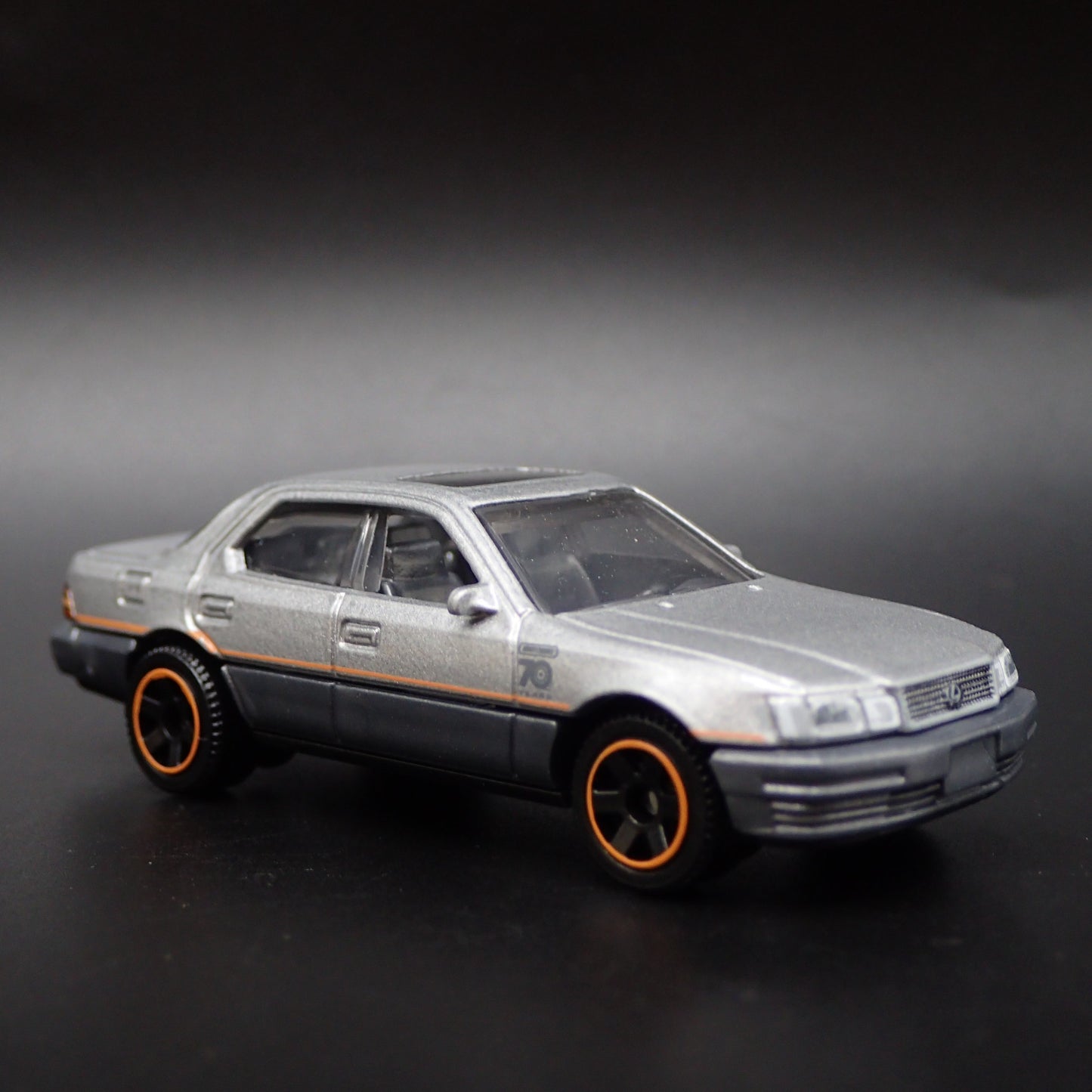 1992-1994 LEXUS LS 400 LS400 SILVER 1/64 SCALE COLLECTIBLE DIECAST MODEL CAR