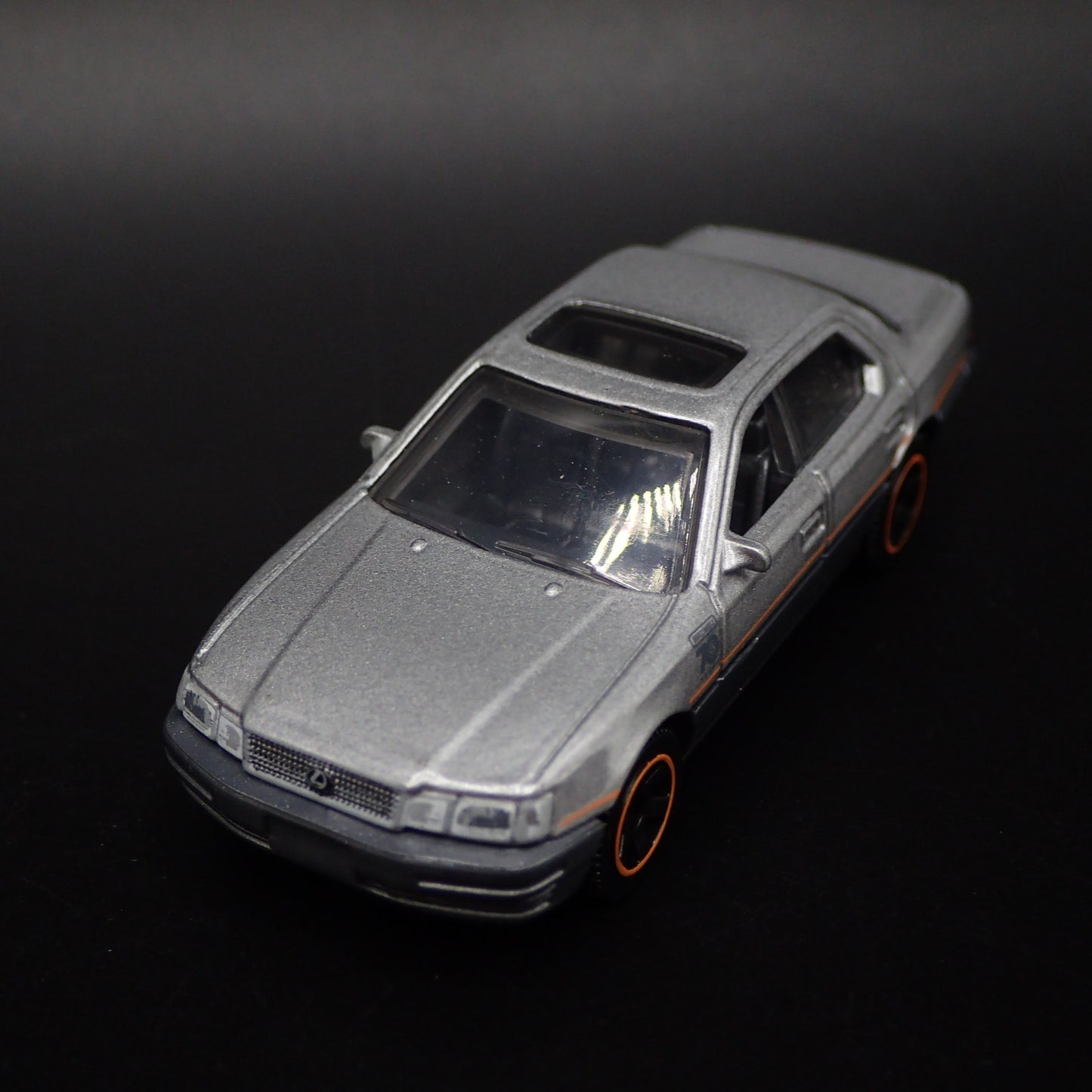 1992-1994 LEXUS LS 400 LS400 SILVER 1/64 SCALE COLLECTIBLE DIECAST MODEL CAR