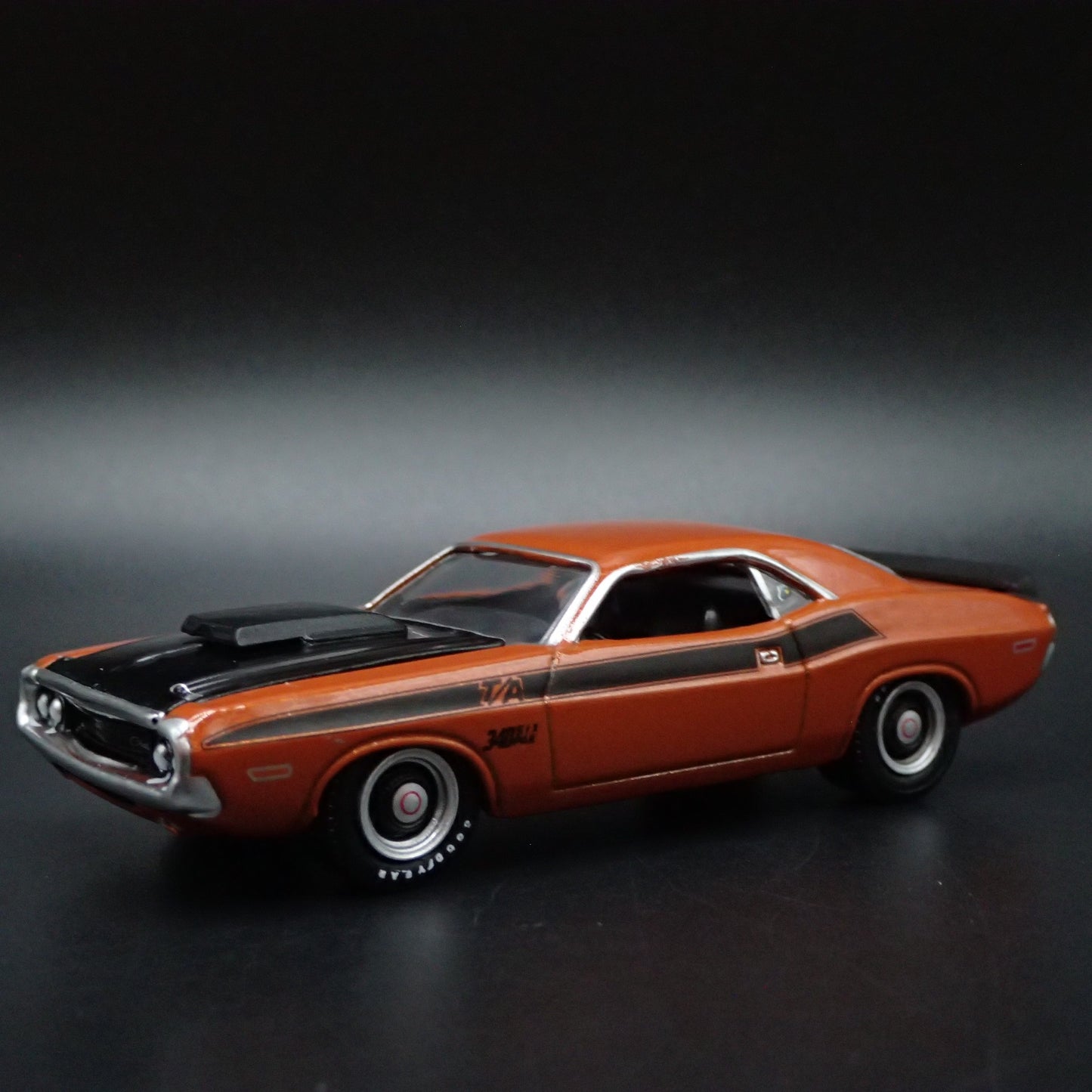 1970 70 DODGE CHALLENGER TA T/A 1/64 SCALE COLLECTIBLE DIORAMA DIECAST MODEL CAR