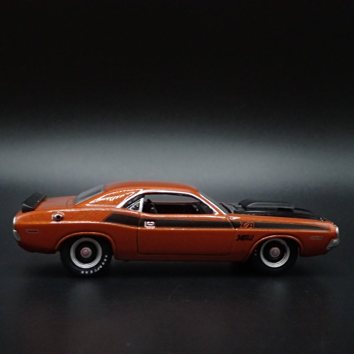 1970 70 DODGE CHALLENGER TA T/A 1/64 SCALE COLLECTIBLE DIORAMA DIECAST MODEL CAR