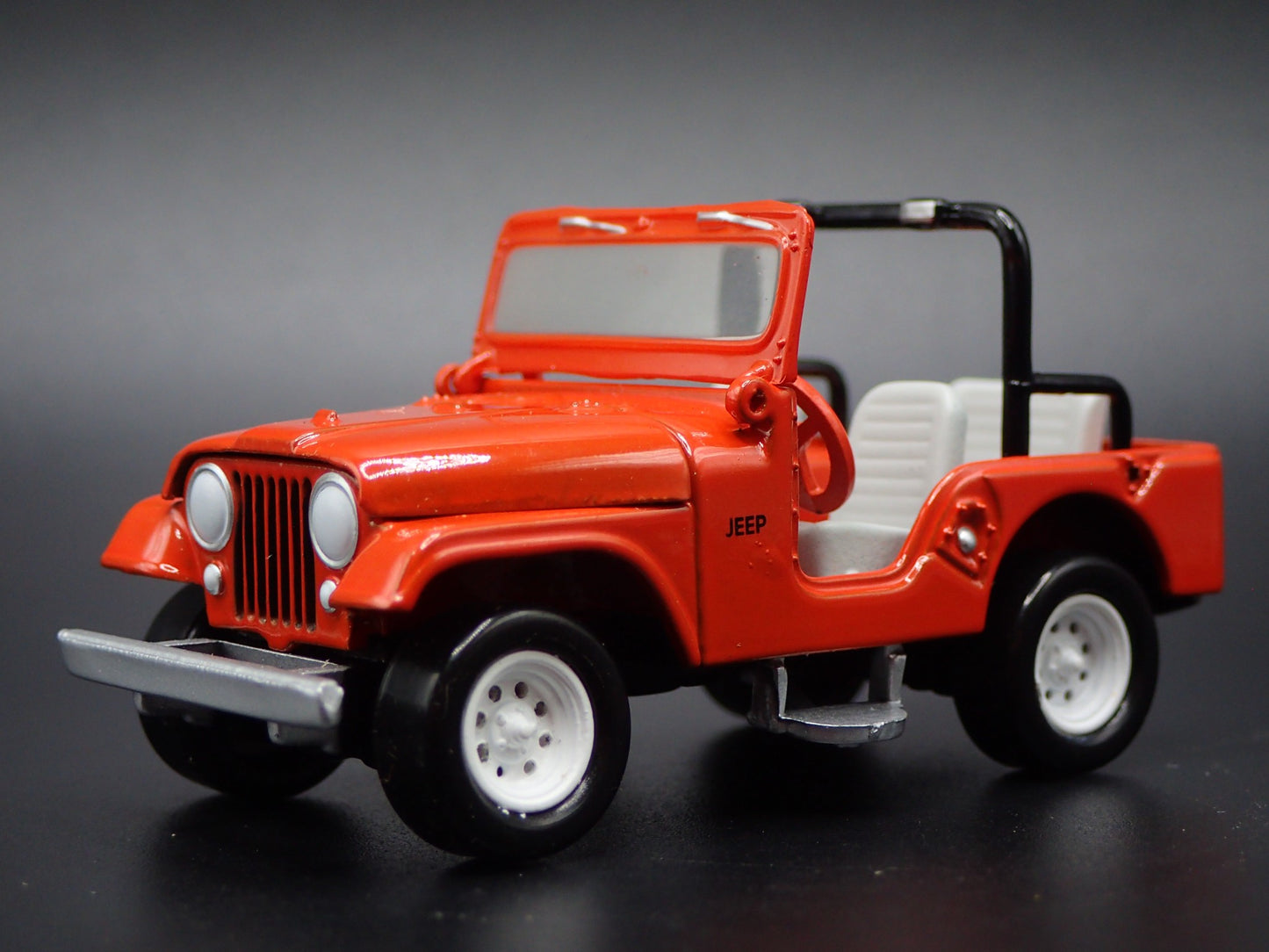 1944-1986 JEEP CJ5 RED RARE 1/64 SCALE COLLECTIBLE DIORAMA DIECAST MODEL CAR