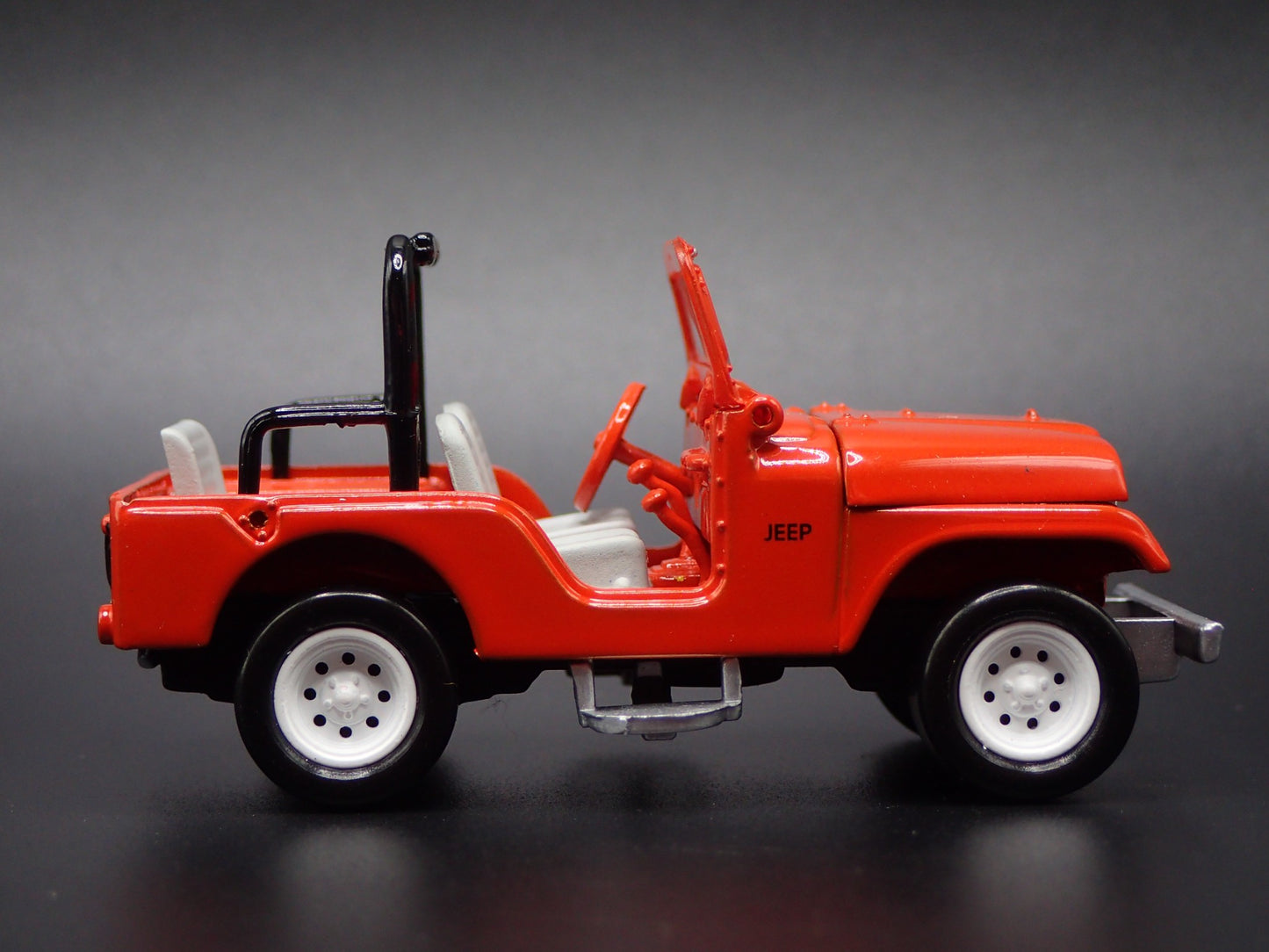 1944-1986 JEEP CJ5 RED RARE 1/64 SCALE COLLECTIBLE DIORAMA DIECAST MODEL CAR