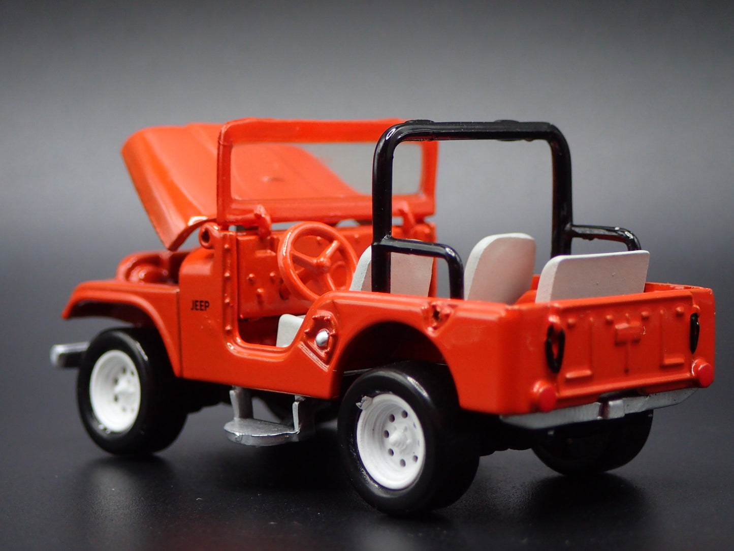 1944-1986 JEEP CJ5 RED RARE 1/64 SCALE COLLECTIBLE DIORAMA DIECAST MODEL CAR
