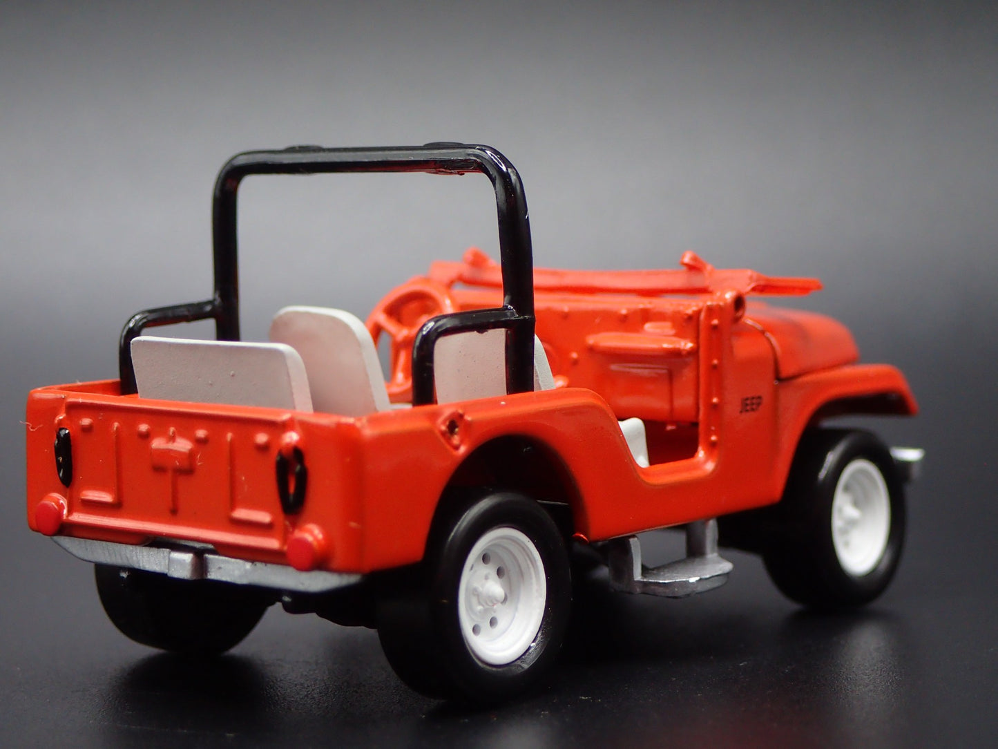 1944-1986 JEEP CJ5 RED RARE 1/64 SCALE COLLECTIBLE DIORAMA DIECAST MODEL CAR