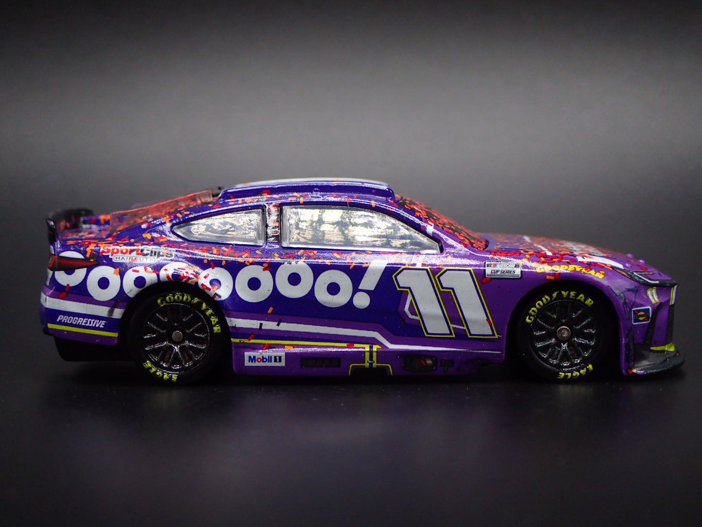 2025 25 TOYOTA CAMRY 11 DENNY HAMLIN YAHOO WIN NASCAR 1:64 SCALE DIECAST CAR
